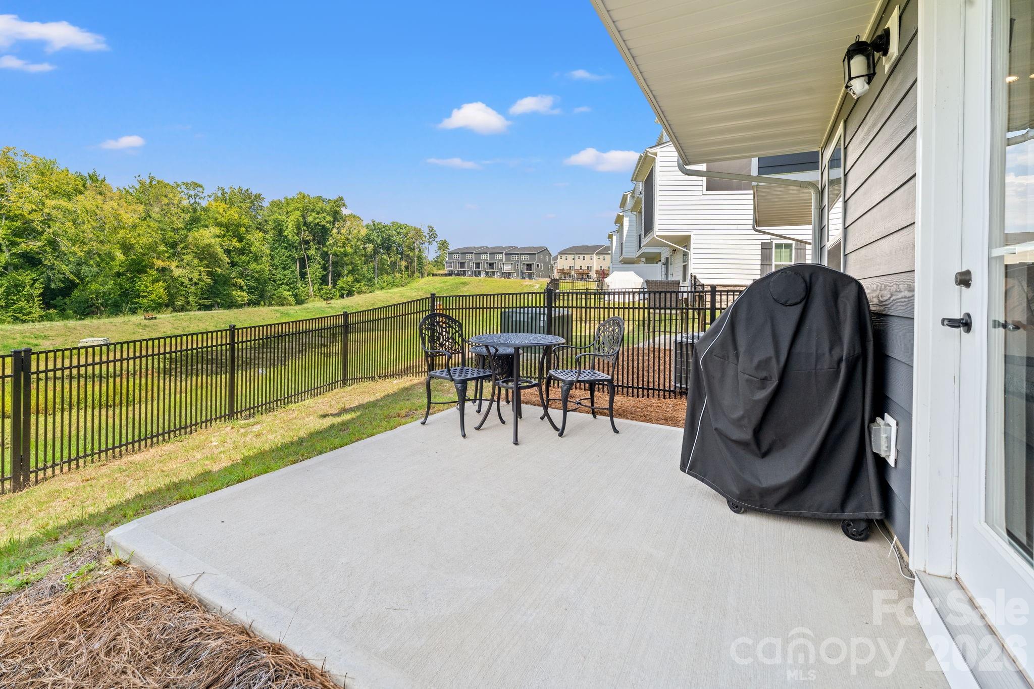 435 Lahinch Drive Property Photo 35
