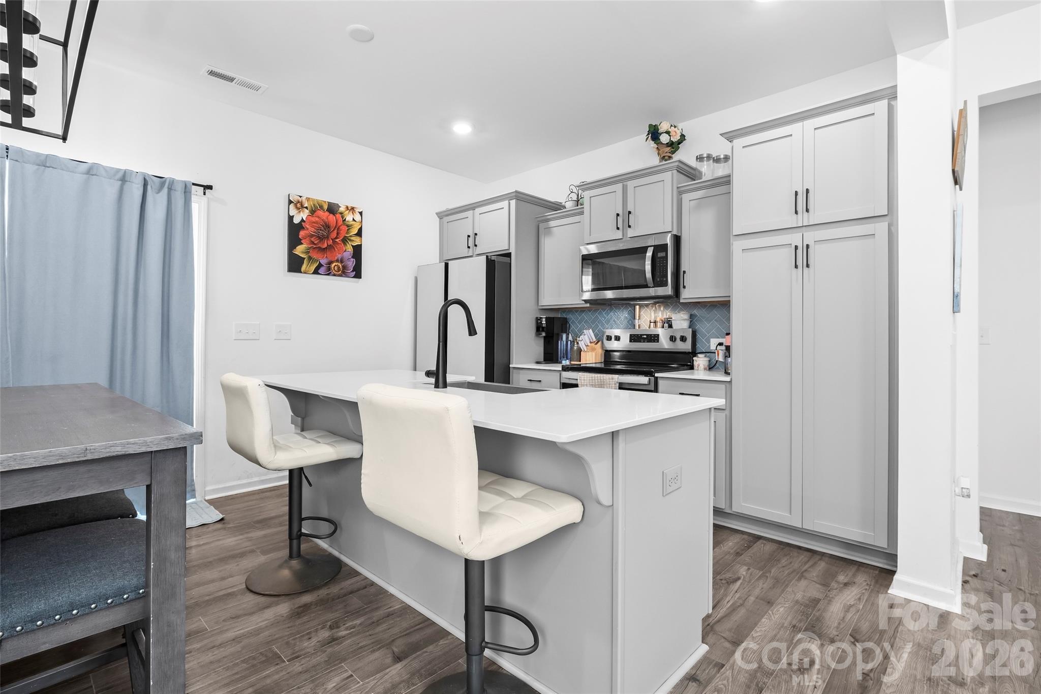 72 Cobbler Drive Property Photo 4