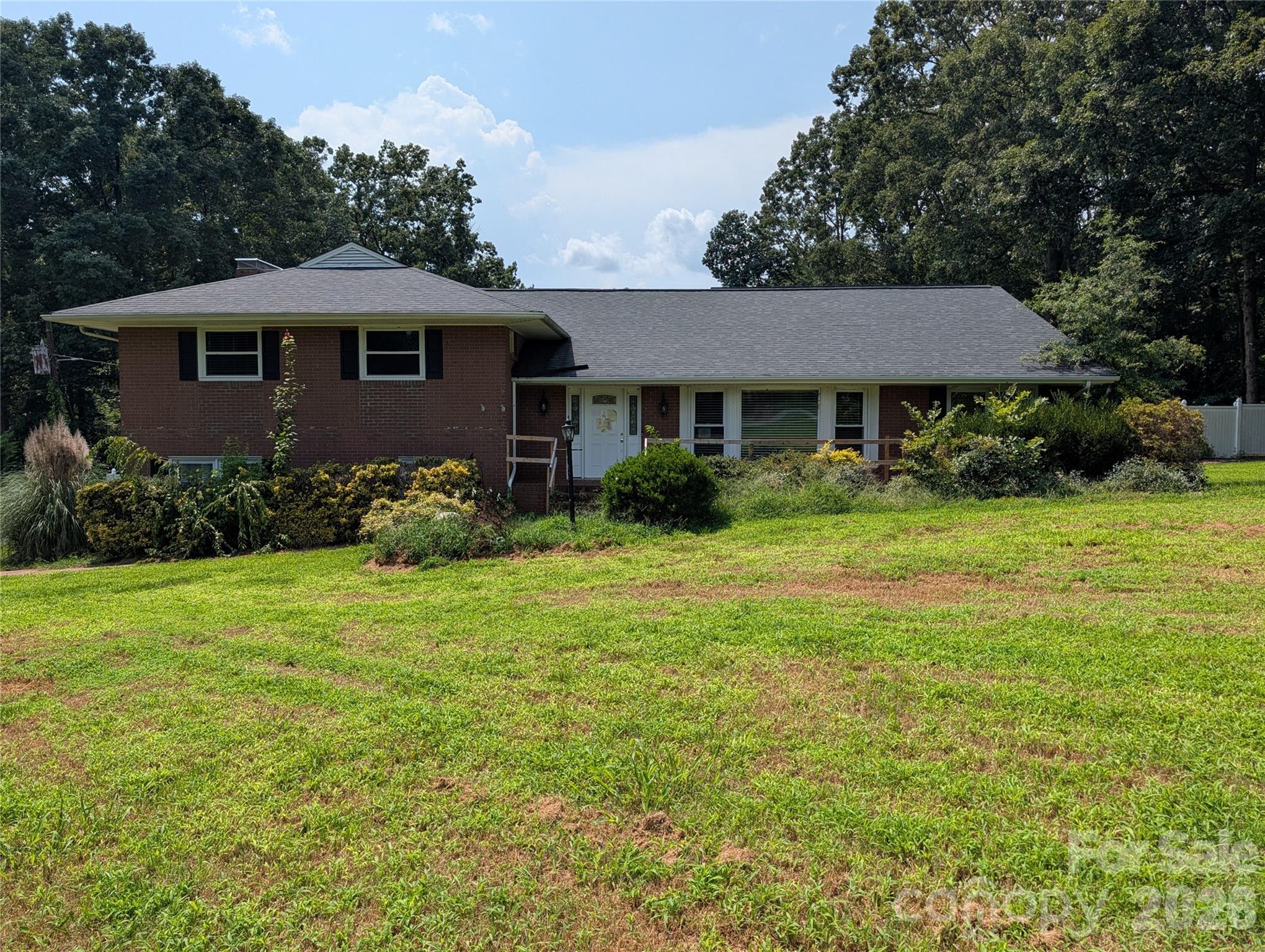 220 Augusta Drive Property Photo 1