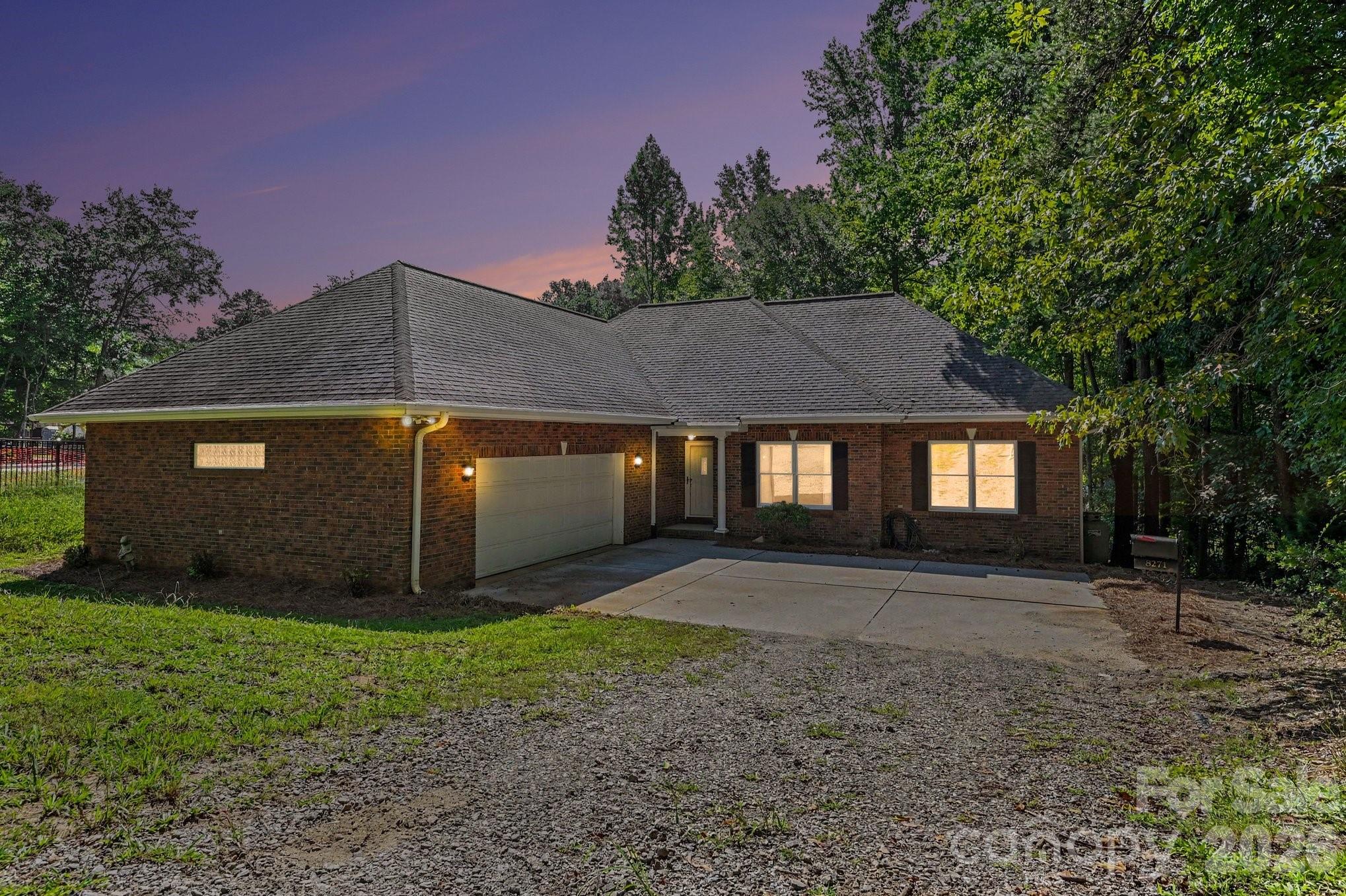8271 Long Island Road Property Photo 1