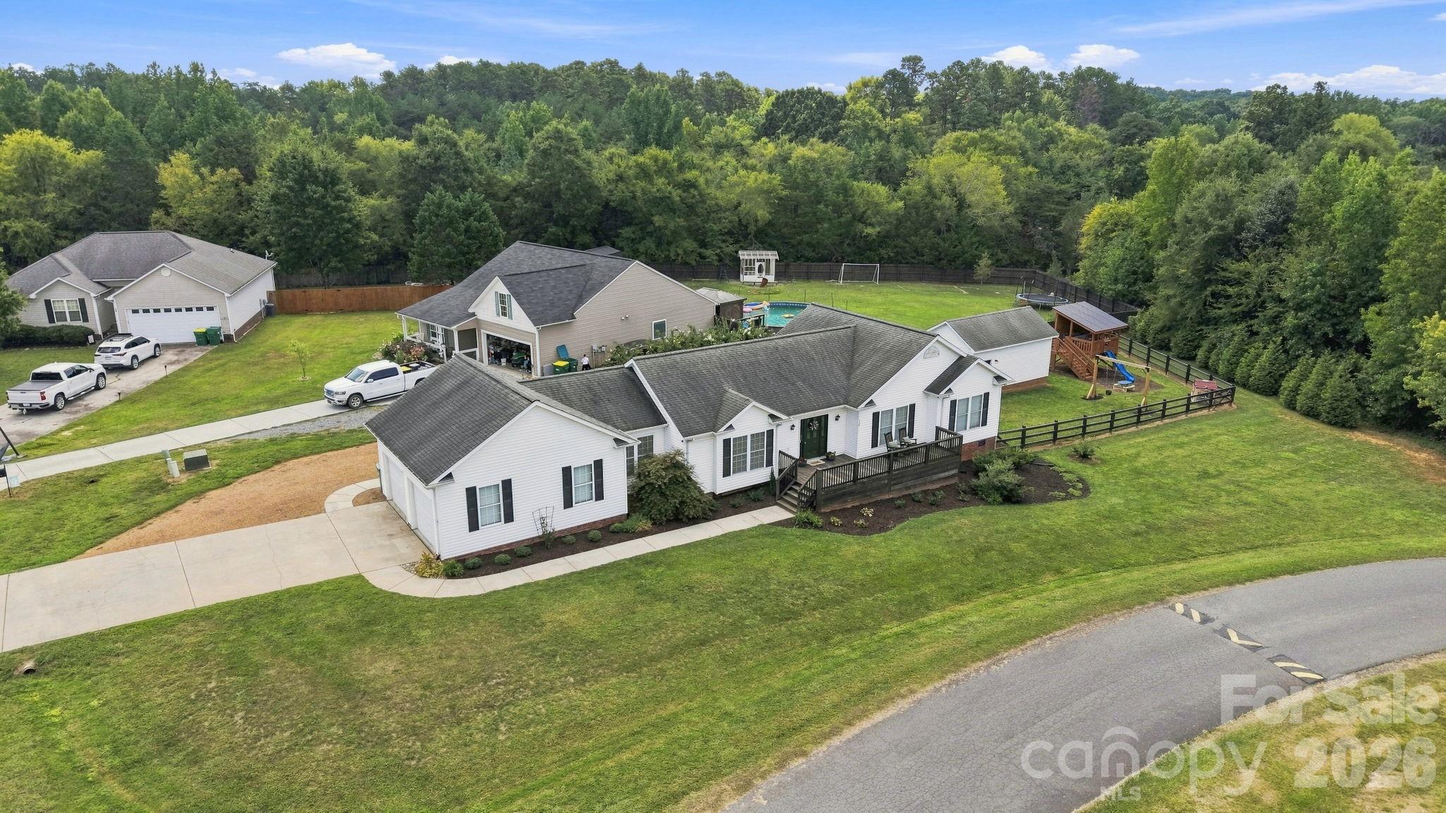 708 Paint Circle Property Photo 46