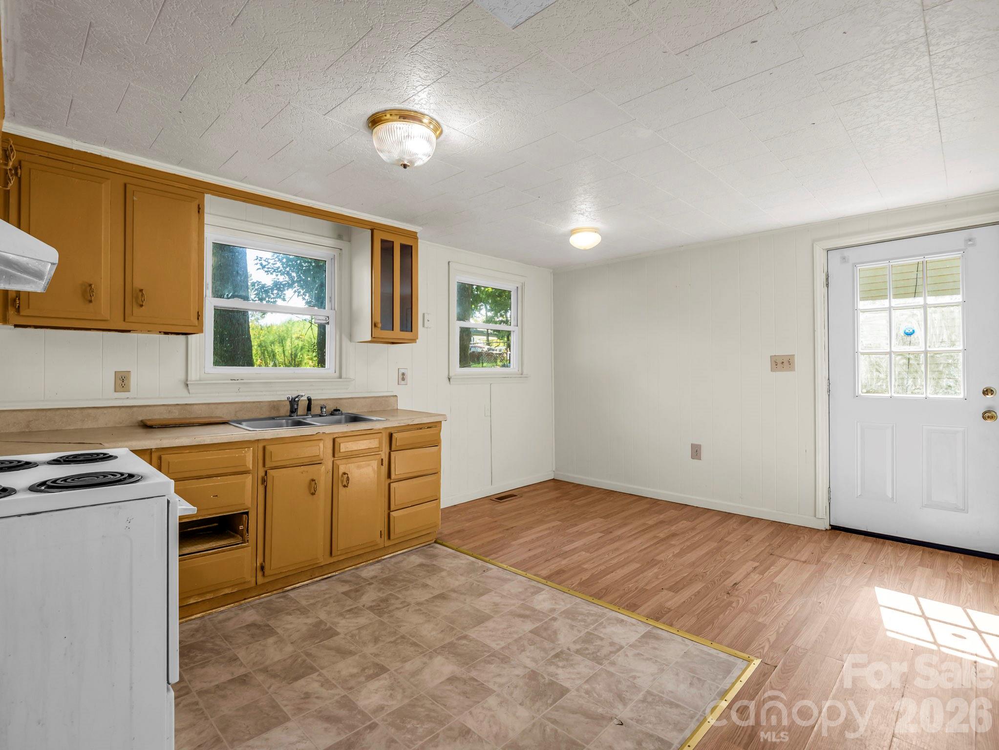 254 Oldcastle Lane 49 Property Photo 6