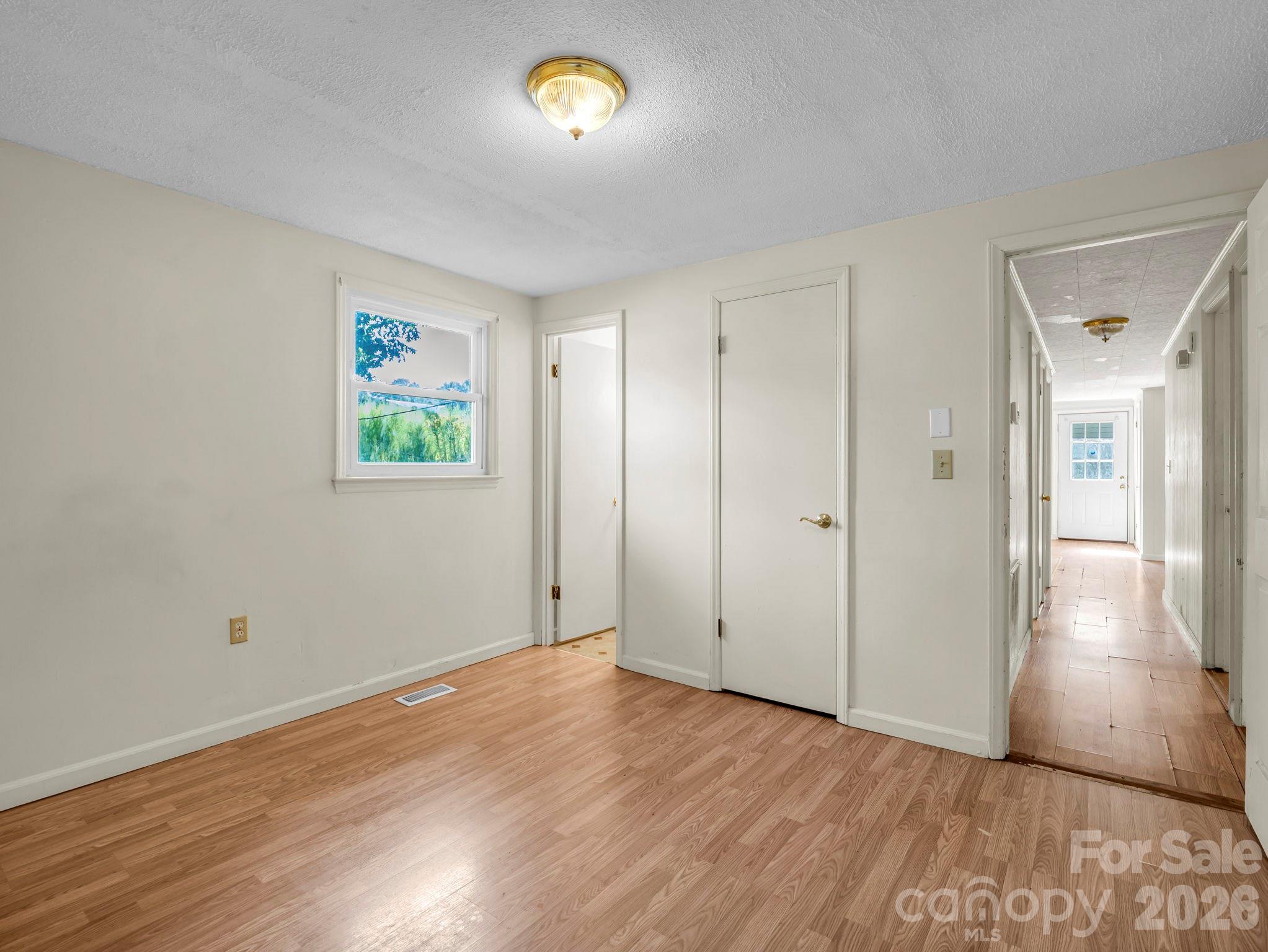 254 Oldcastle Lane 49 Property Photo 11