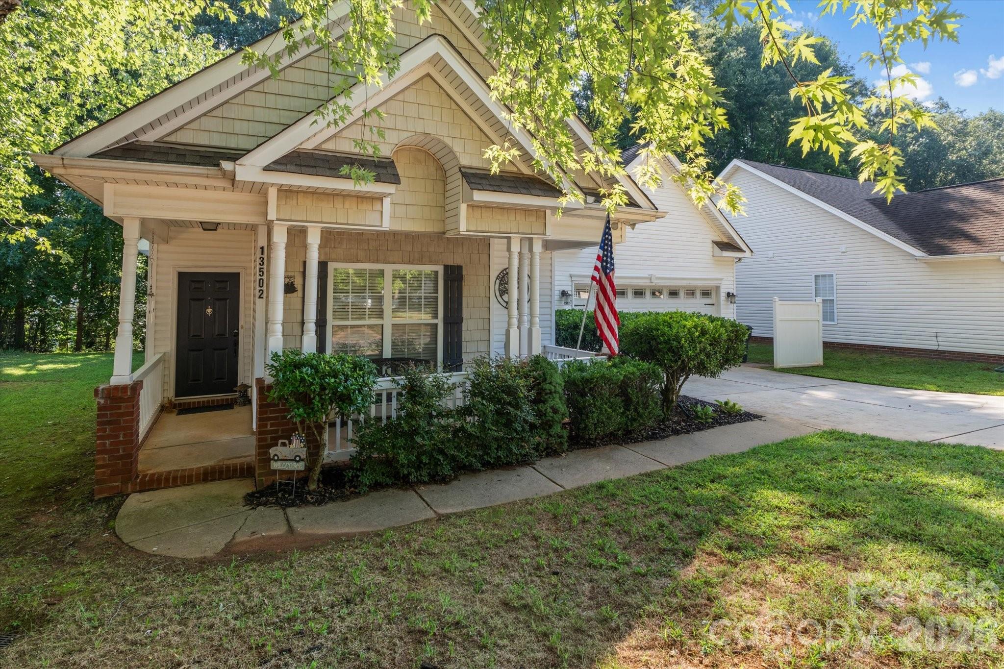 13502 Glencreek Lane Property Photo 3