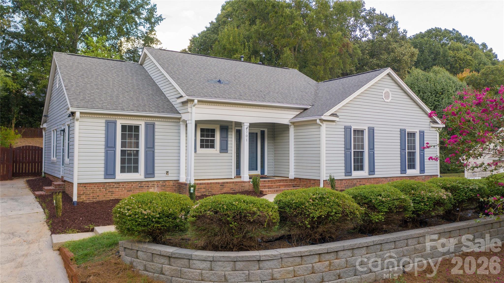201 Sandymead Road Property Photo 1