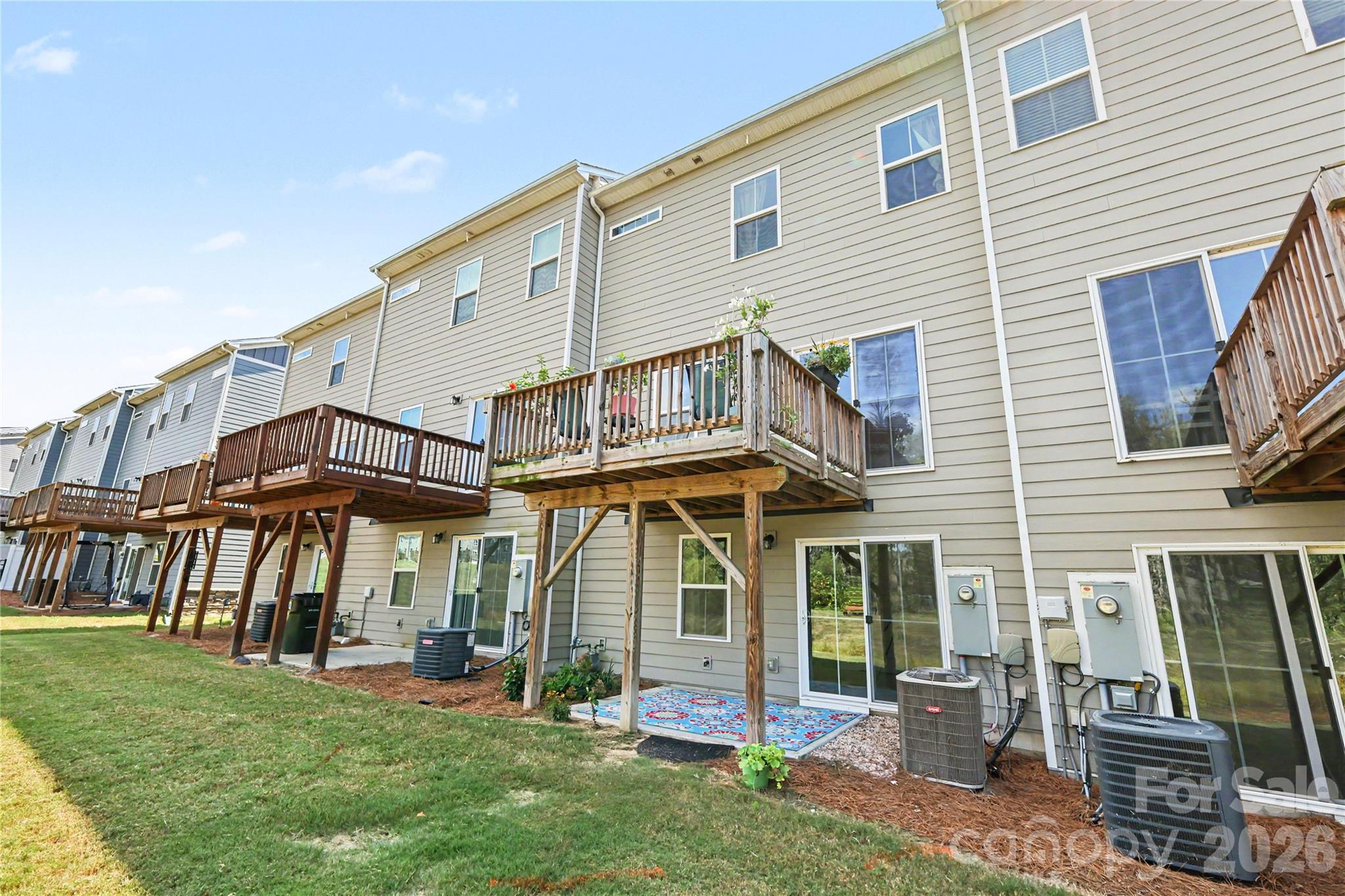 409 Lahinch Drive Property Photo 17