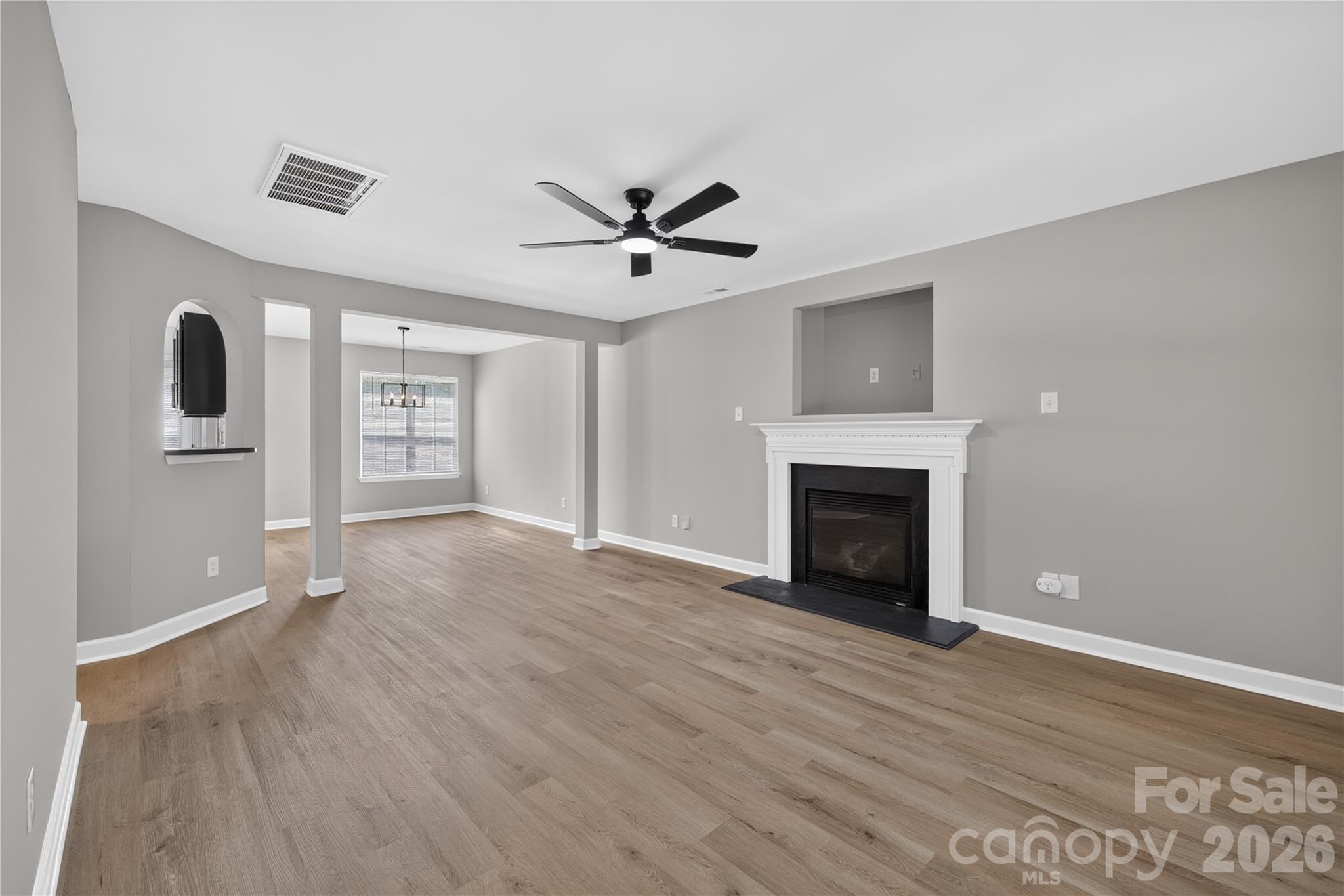 634 Longacre Drive Property Photo 3