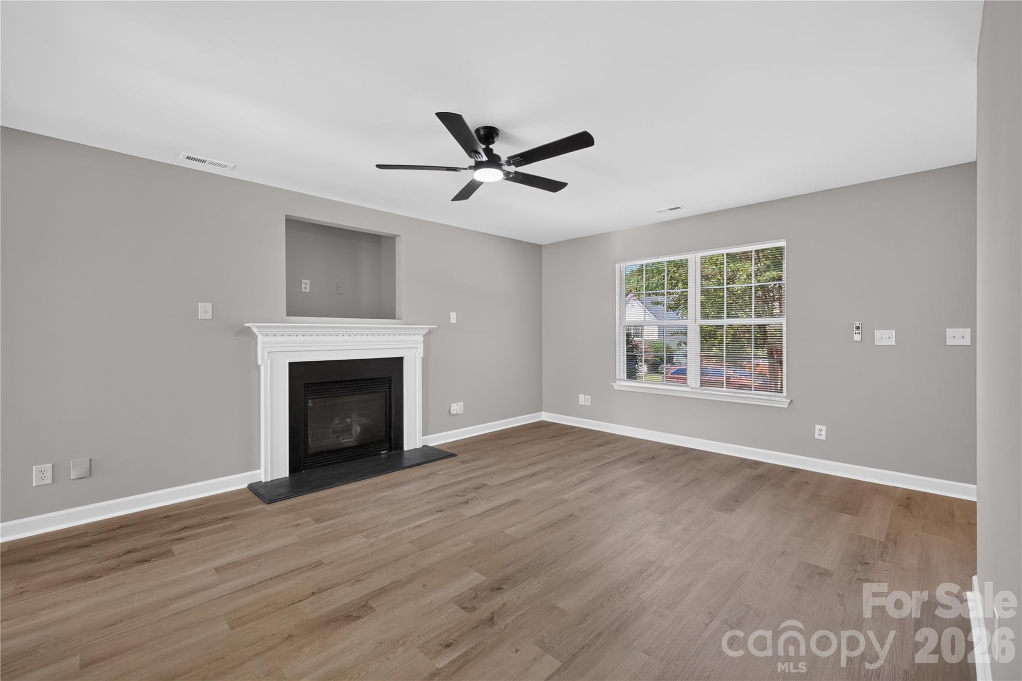 634 Longacre Drive Property Photo 5