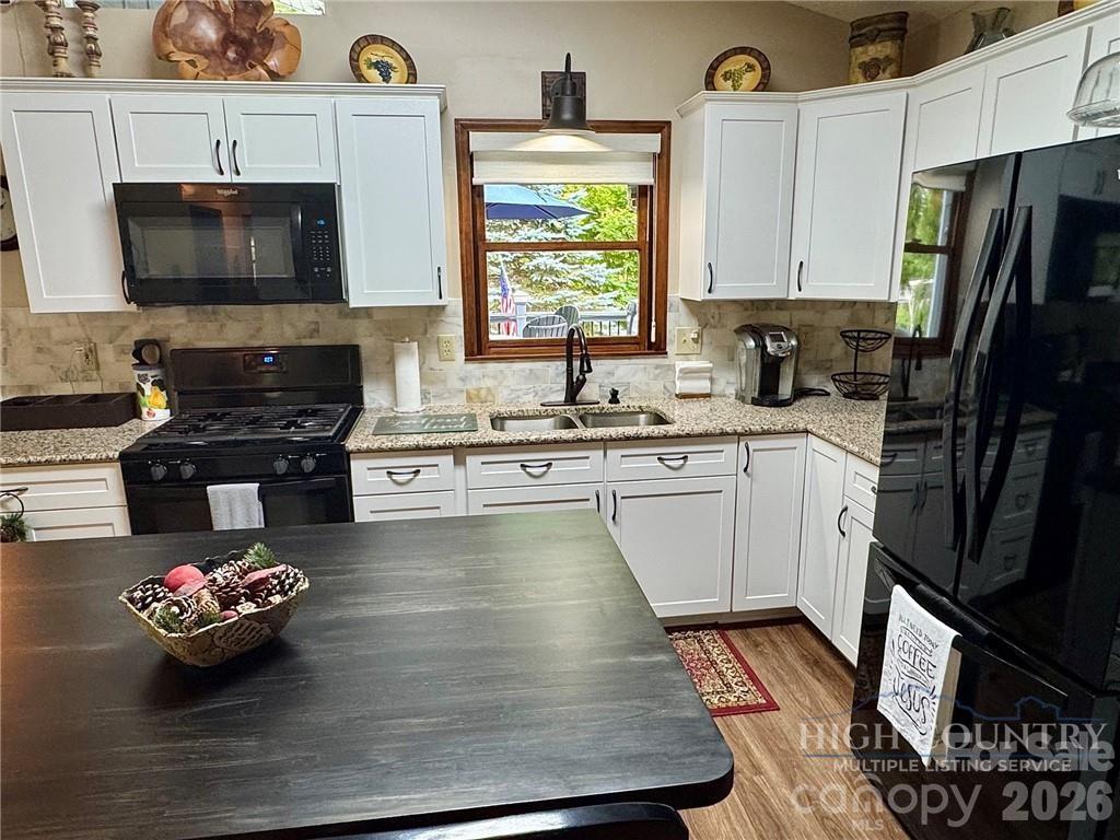 76 Whispering Pine Loop Property Photo 4