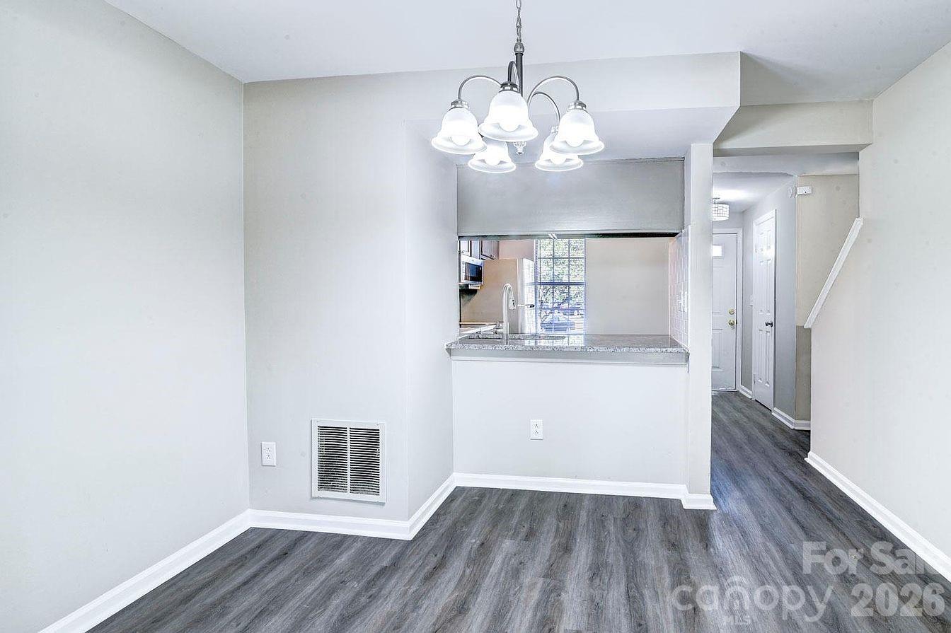 9604 Vinca Circle D Property Photo 4