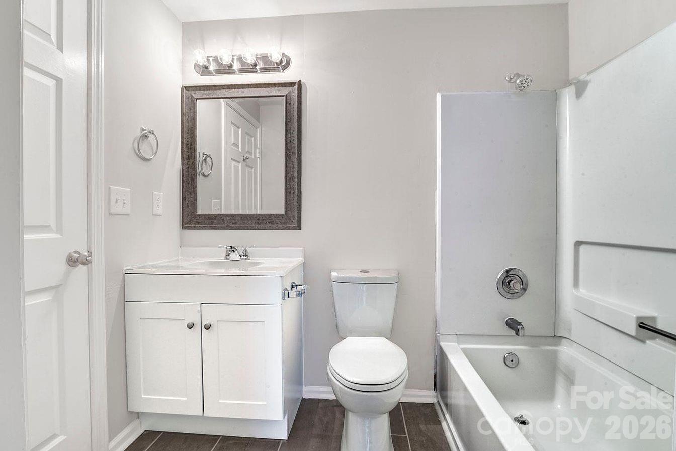9604 Vinca Circle D Property Photo 8