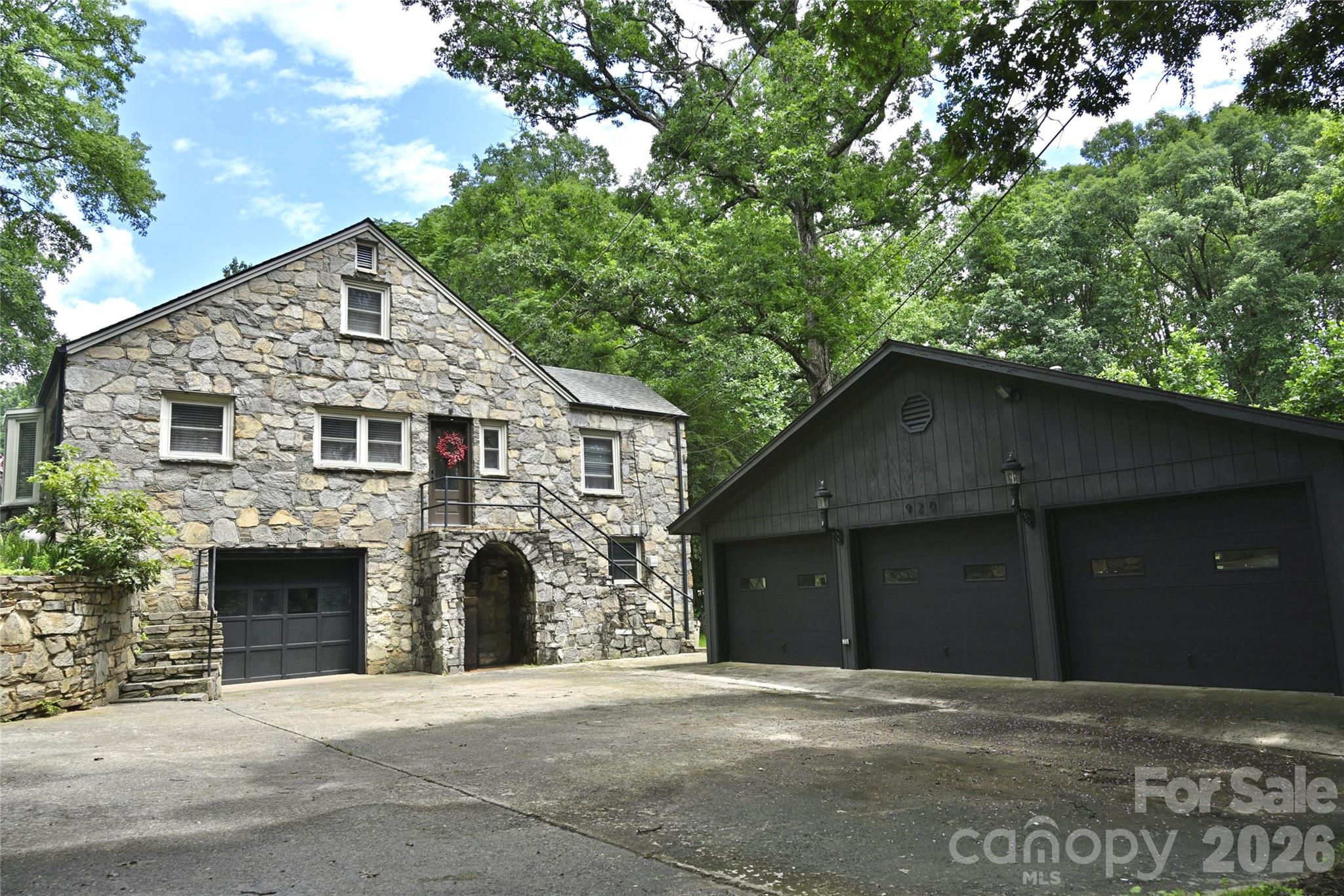 920 Sand Hill Road Property Photo 1