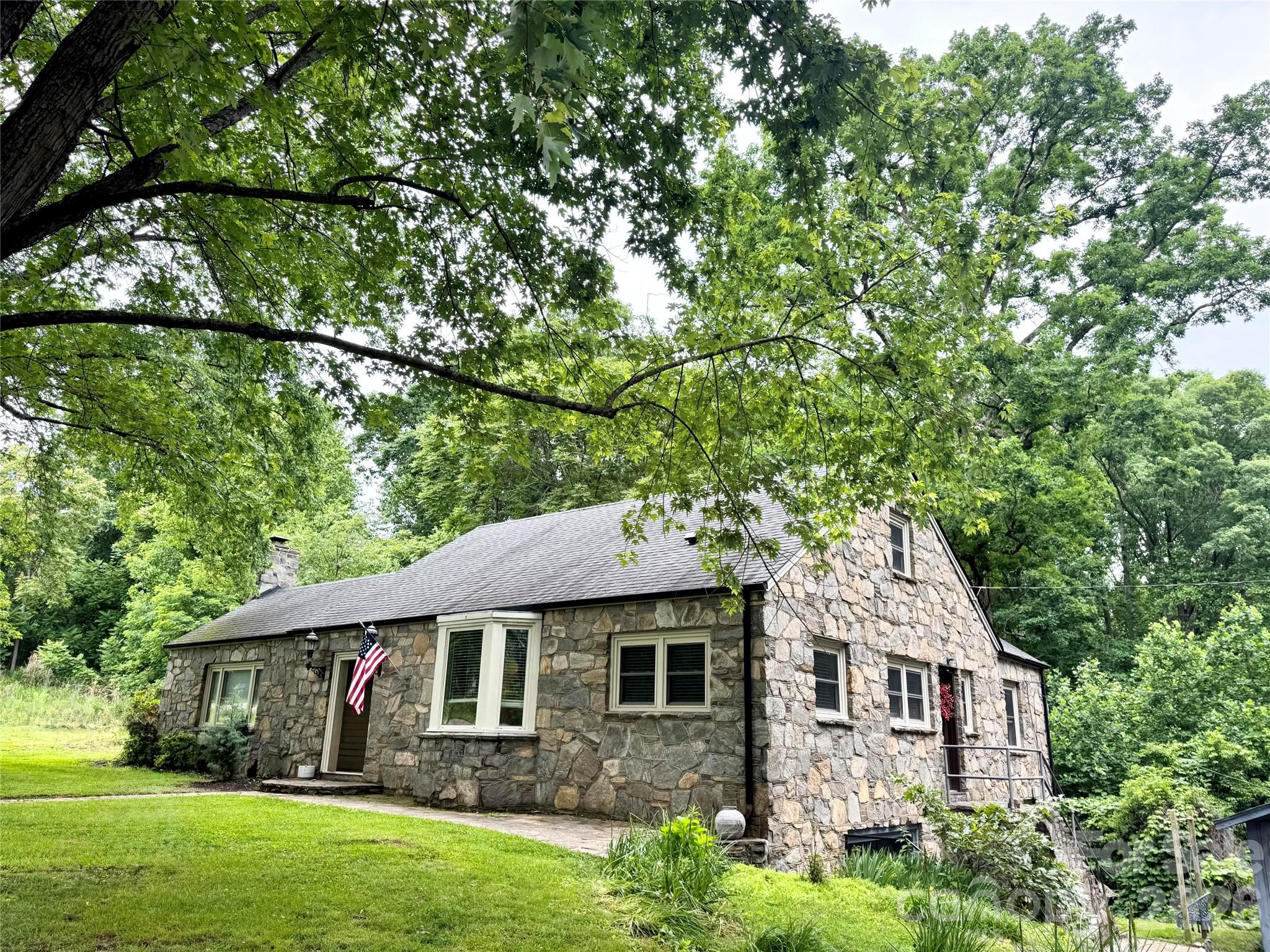 920 Sand Hill Road Property Photo 3