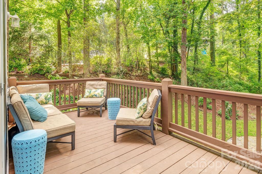11 Muirfield Court Property Photo 8