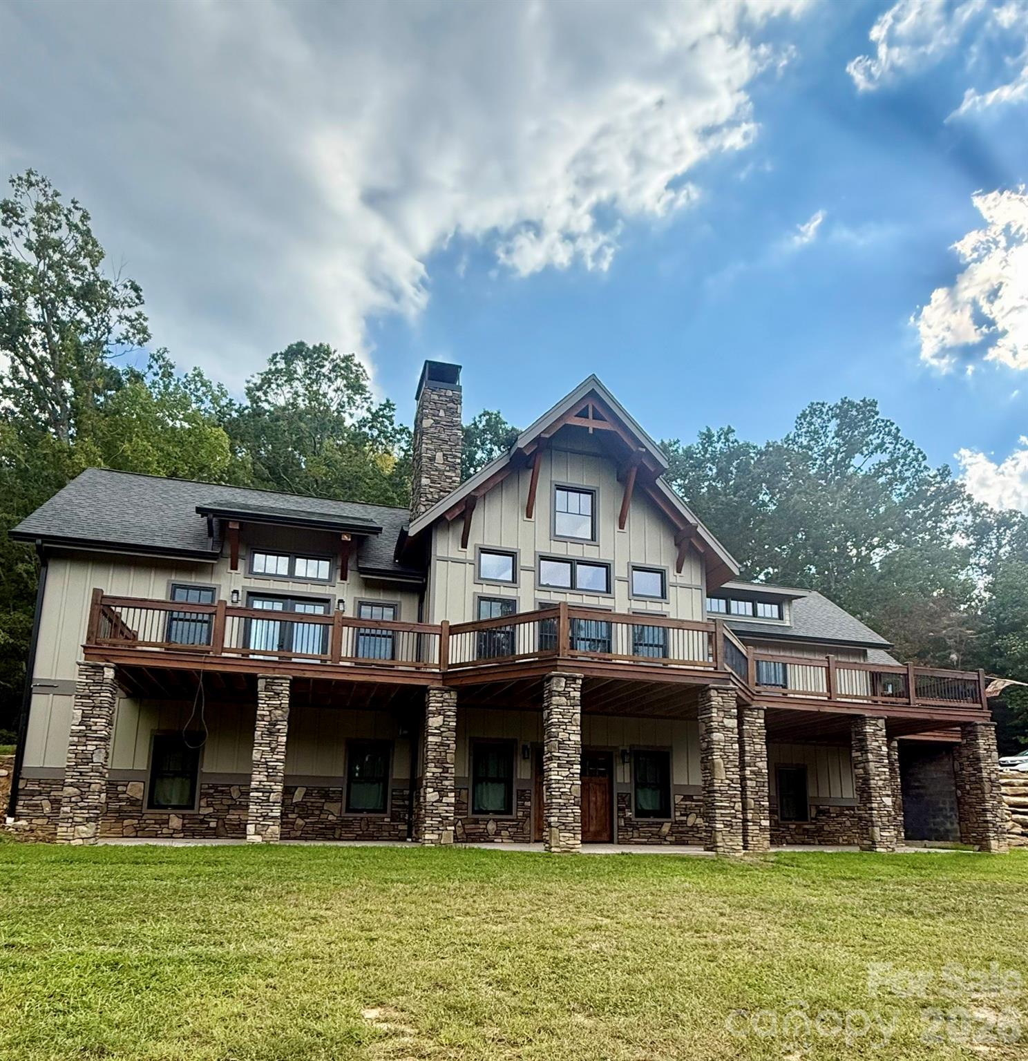 135 Chetola Ridge Property Photo 1