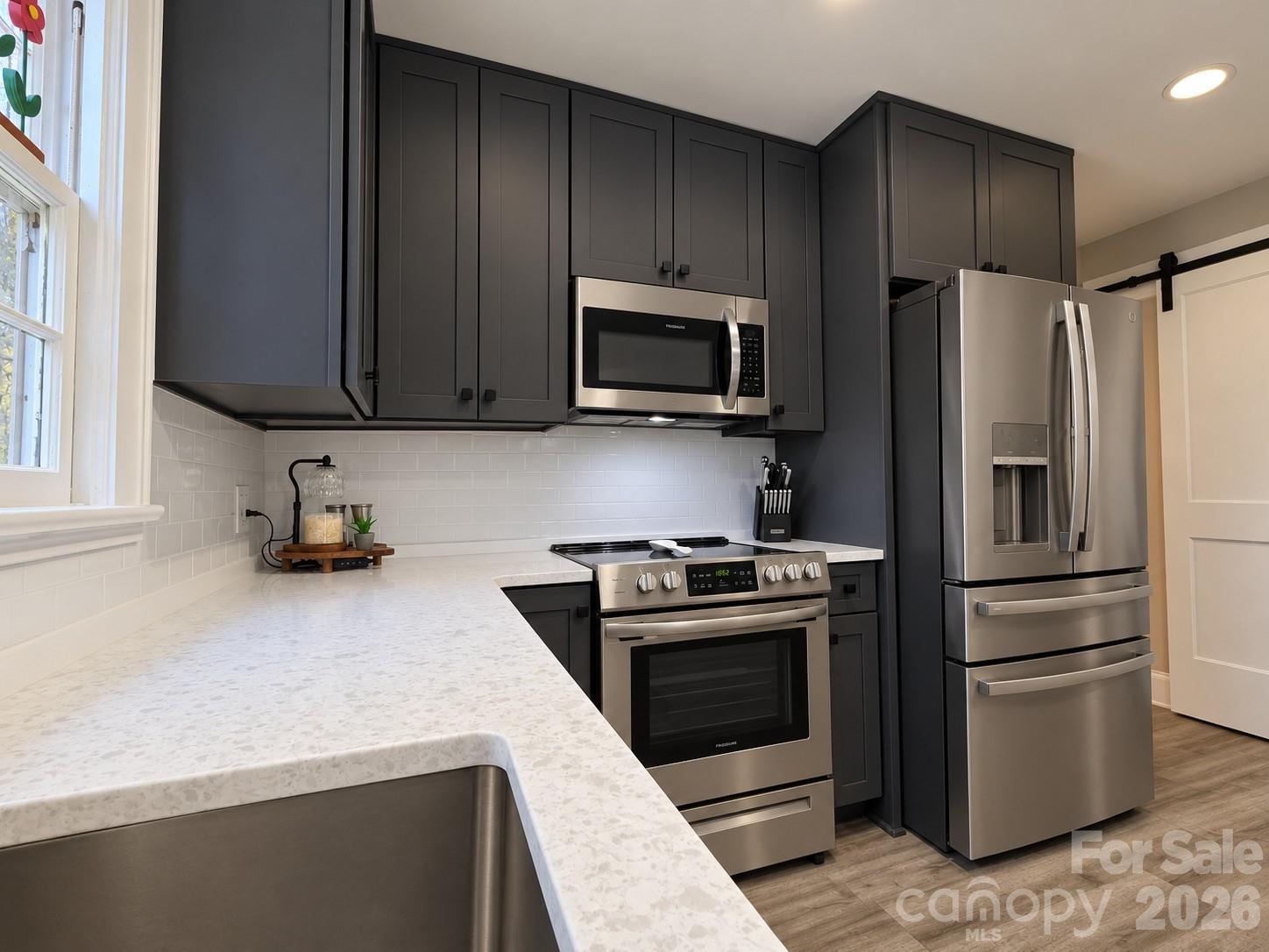 541 Perry Road Property Photo 3