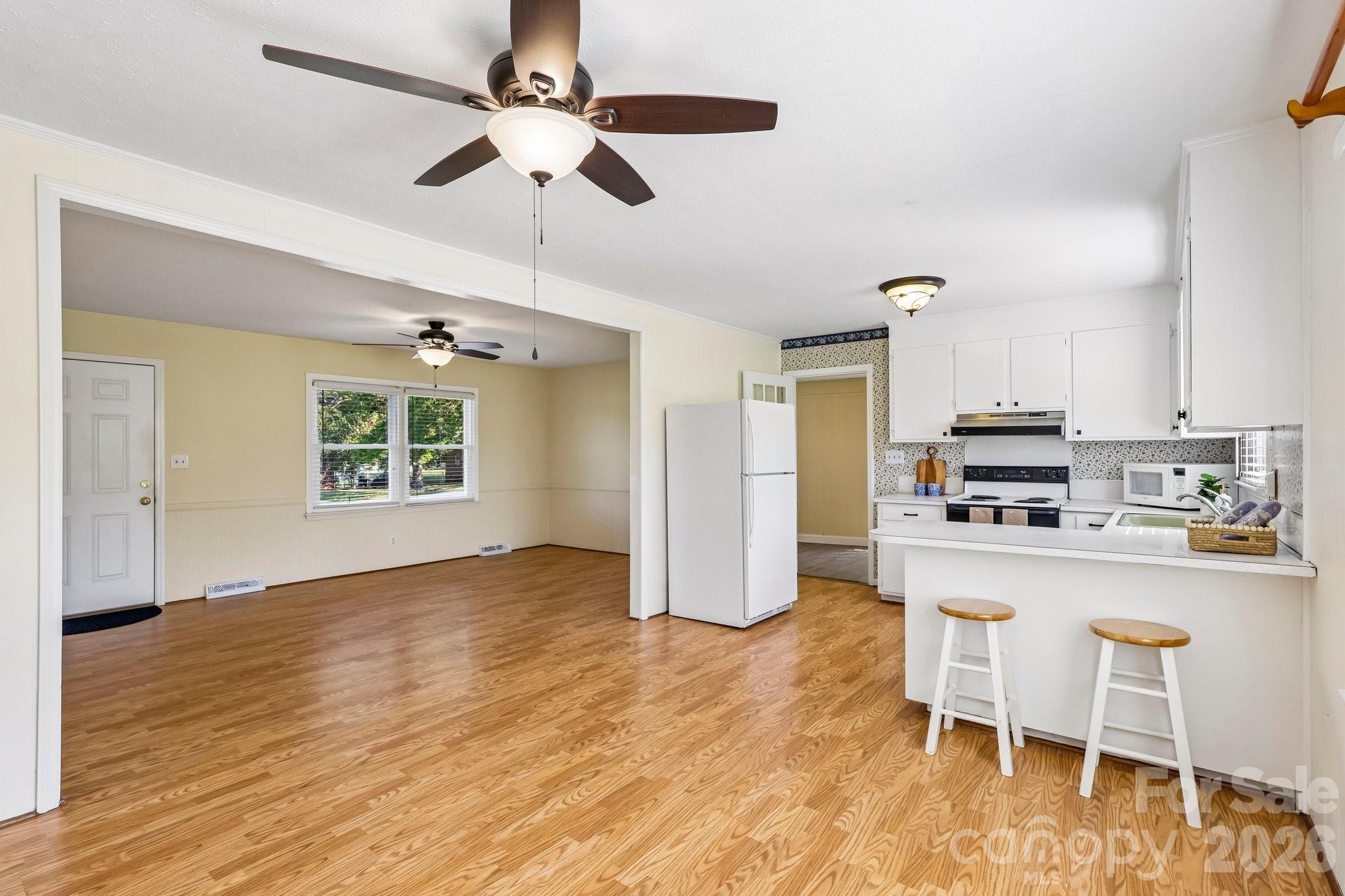 5111 Hawthorne Lane Property Photo 10