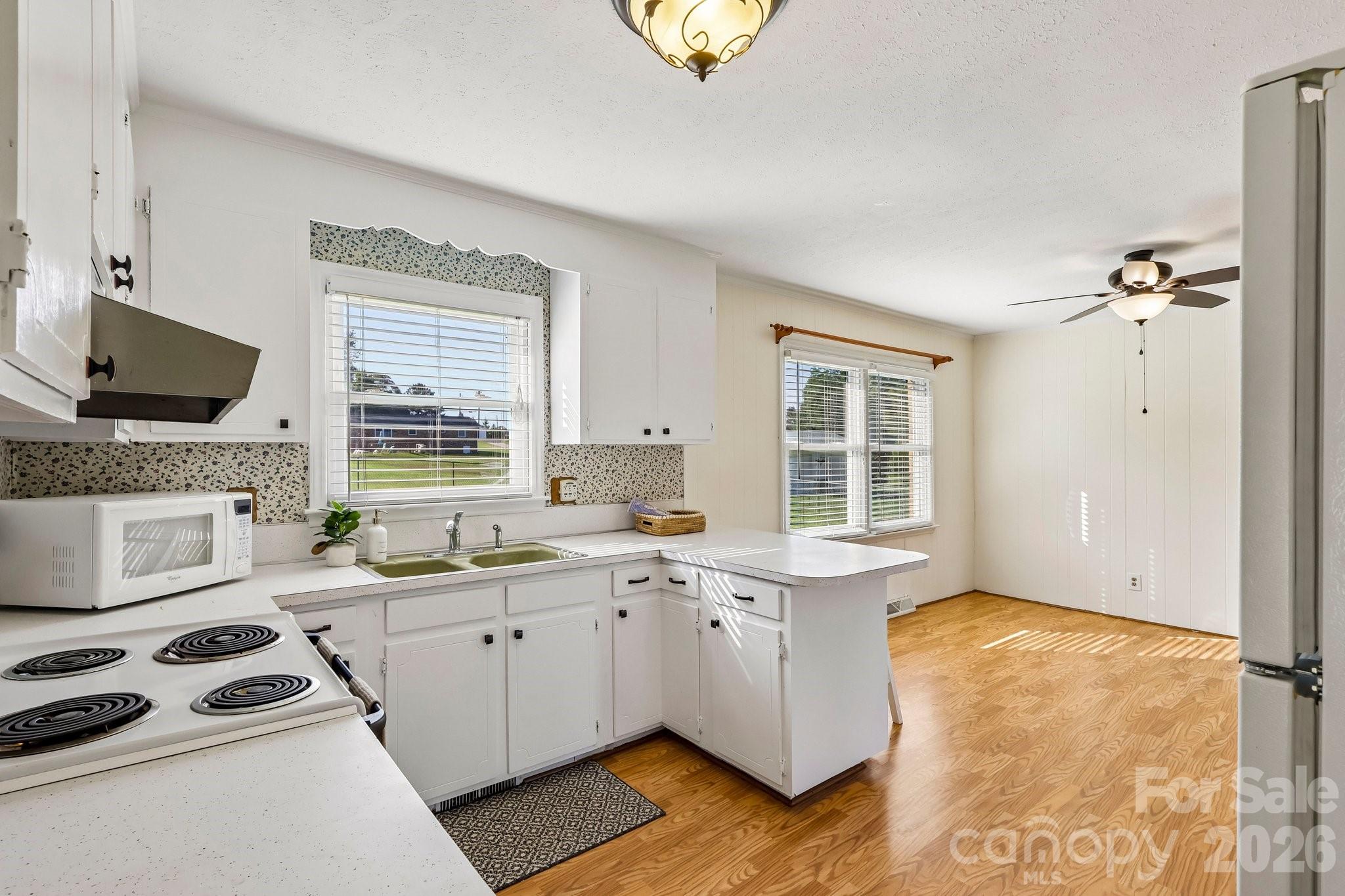 5111 Hawthorne Lane Property Photo 12