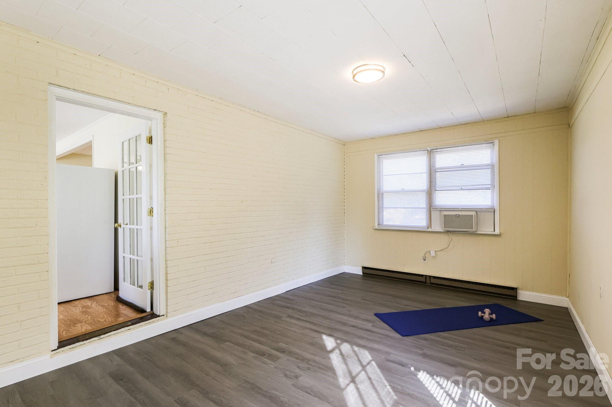5111 Hawthorne Lane Property Photo 13