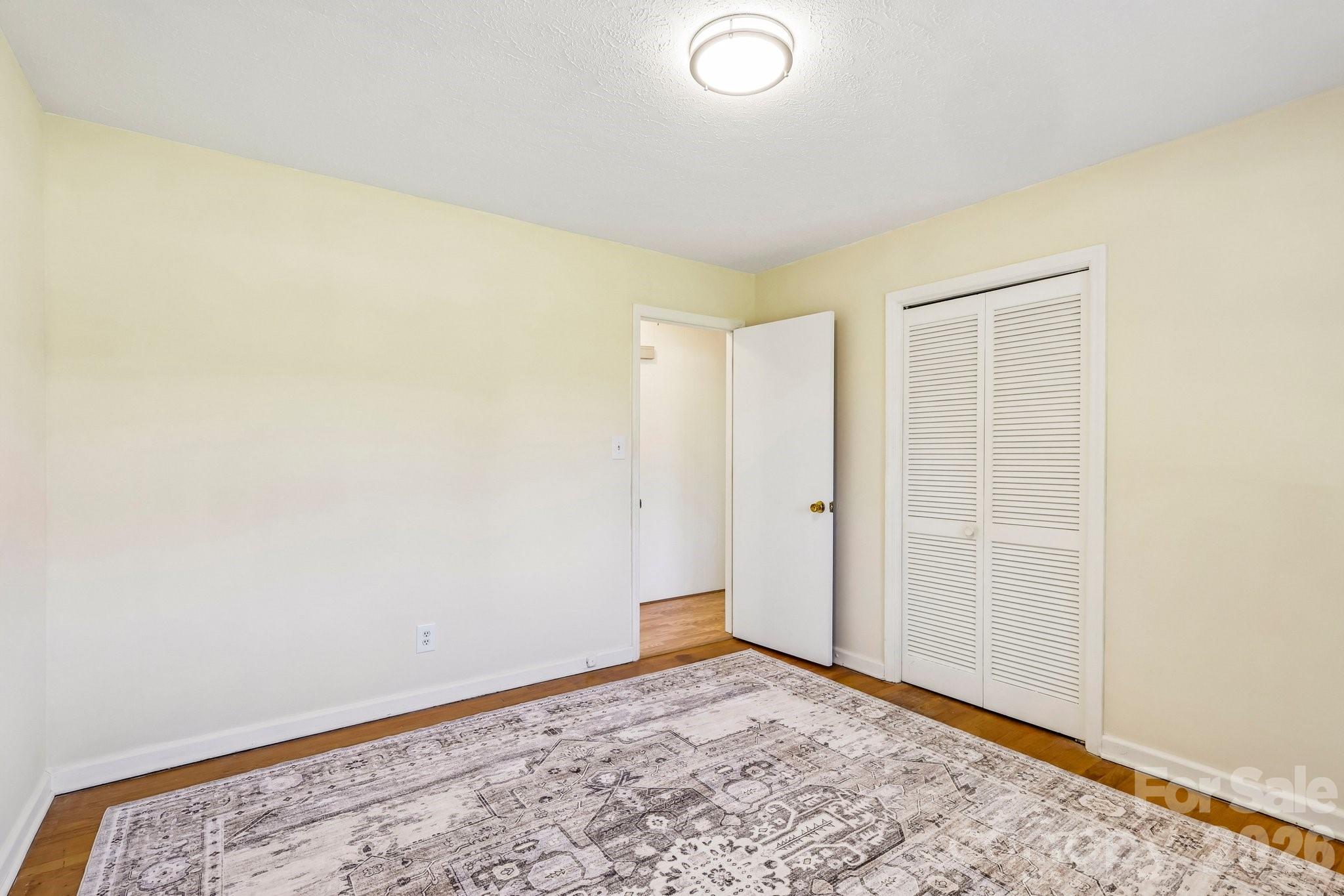 5111 Hawthorne Lane Property Photo 17