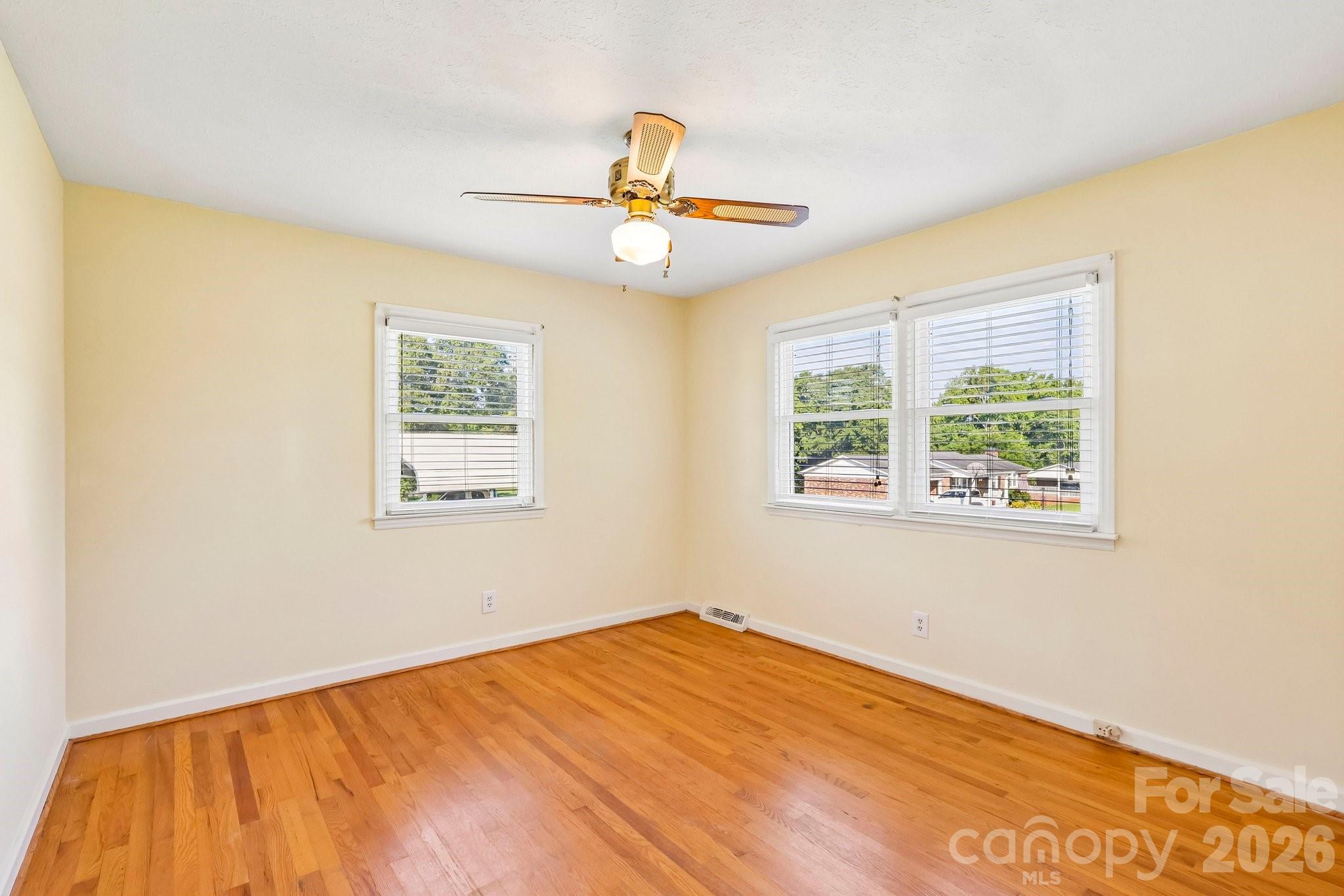 5111 Hawthorne Lane Property Photo 19