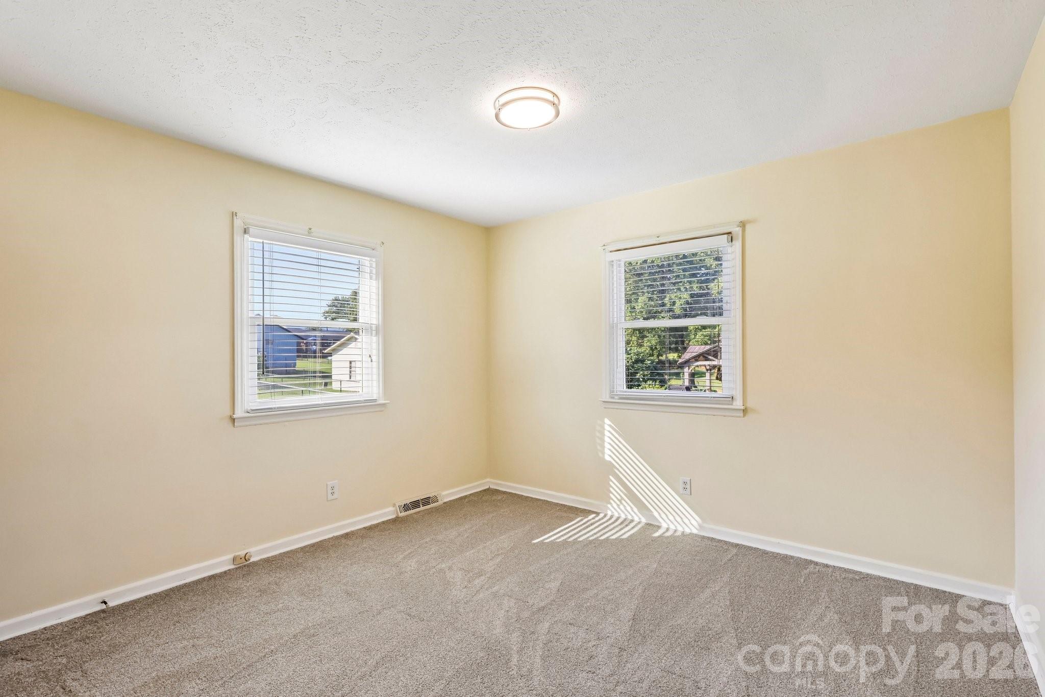 5111 Hawthorne Lane Property Photo 21