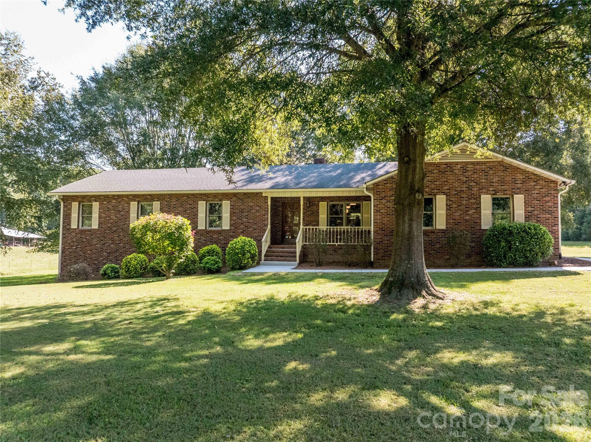 614 Salisbury Street Property Photo 1