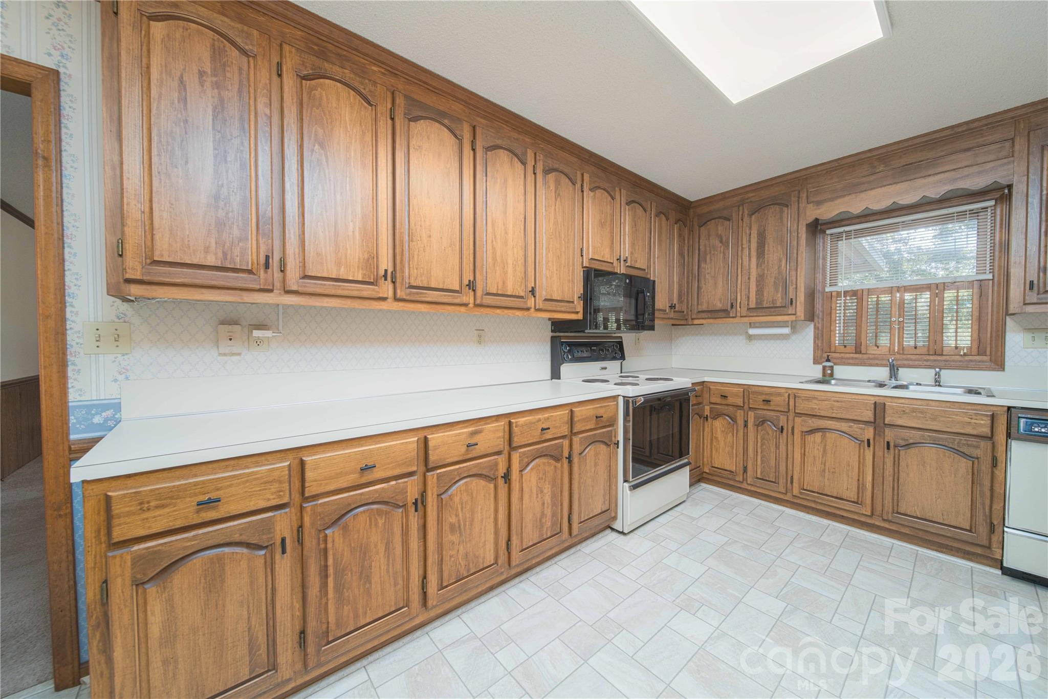 614 Salisbury Street Property Photo 3