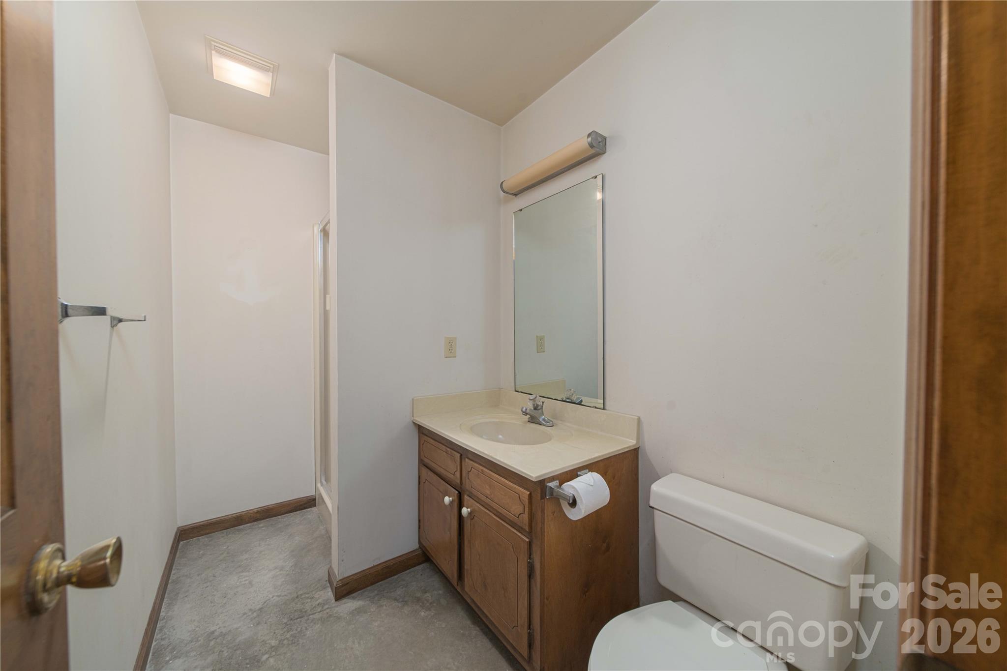 614 Salisbury Street Property Photo 6