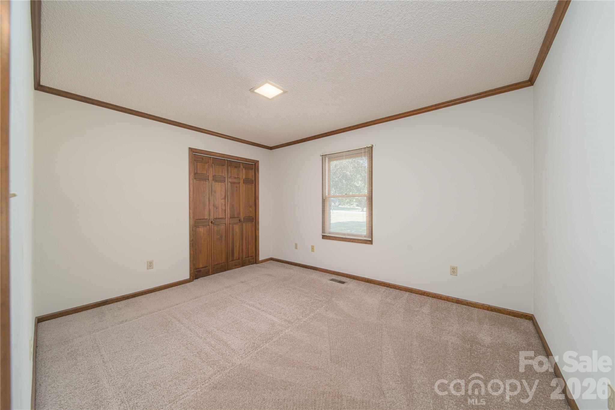 614 Salisbury Street Property Photo 8