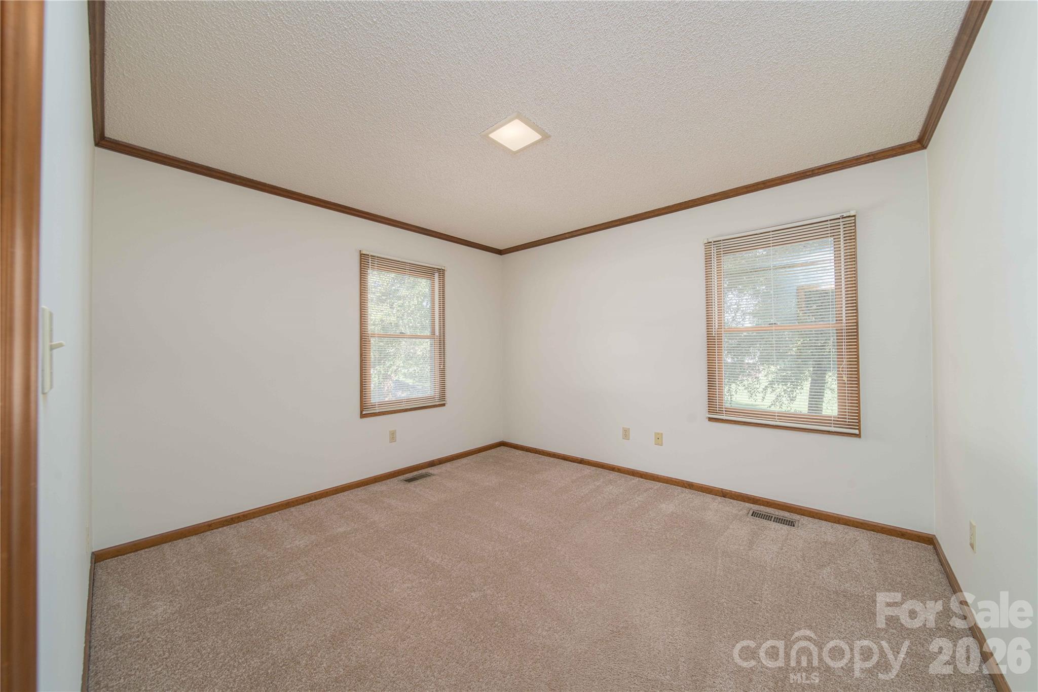 614 Salisbury Street Property Photo 11