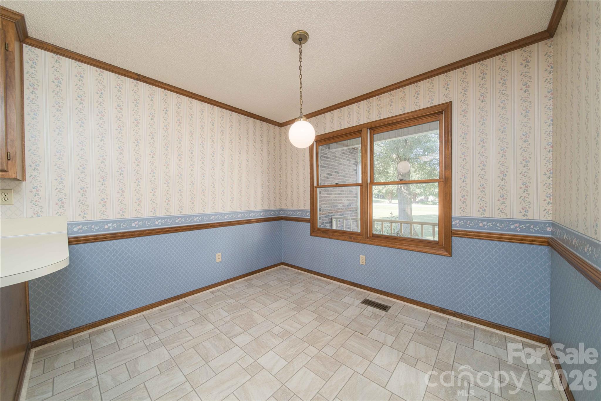 614 Salisbury Street Property Photo 16