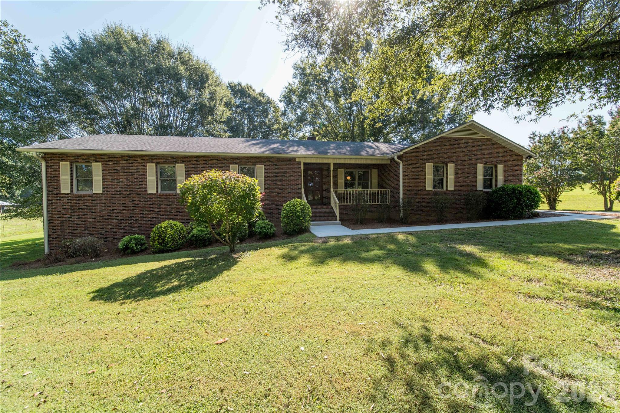 614 Salisbury Street Property Photo 24