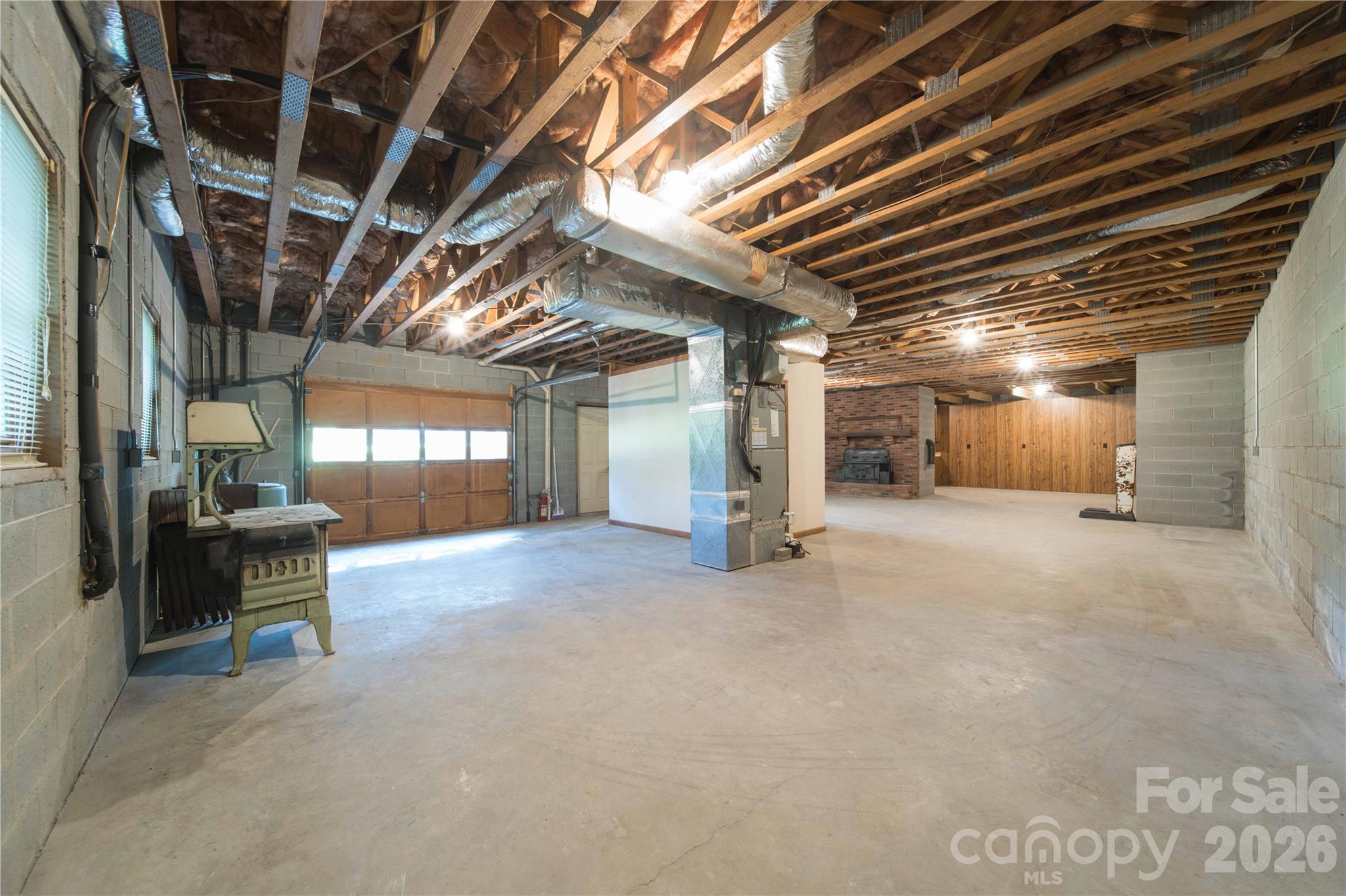 614 Salisbury Street Property Photo 25