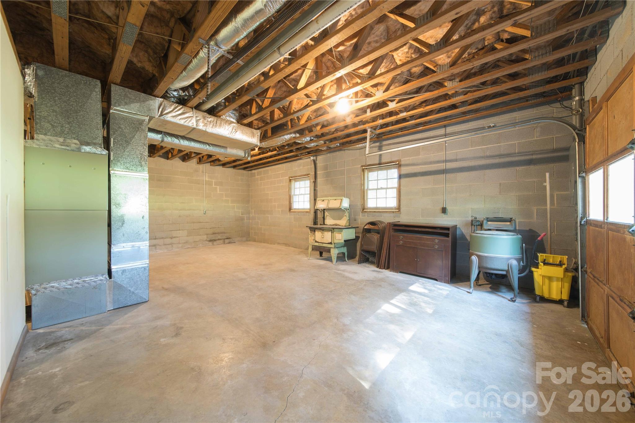 614 Salisbury Street Property Photo 26