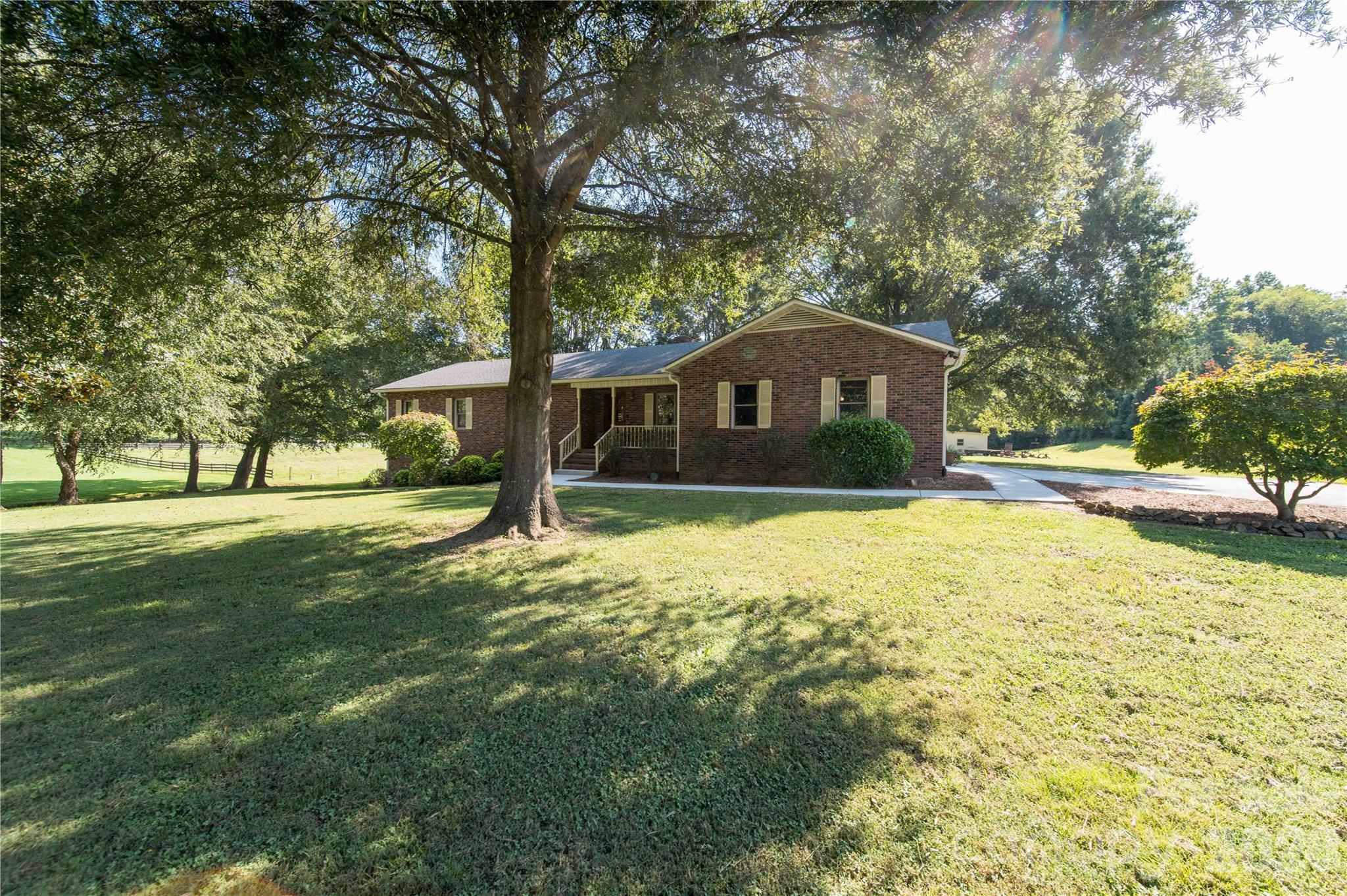614 Salisbury Street Property Photo 32