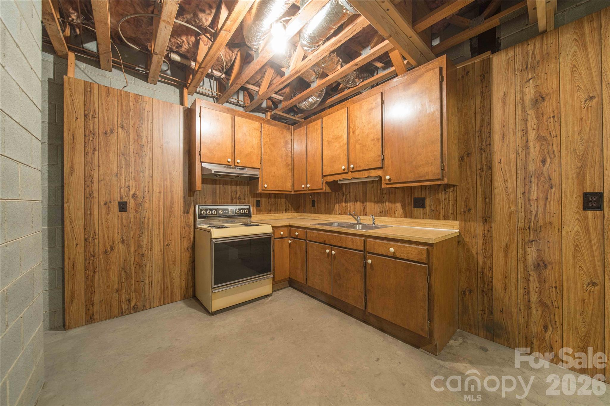 614 Salisbury Street Property Photo 34