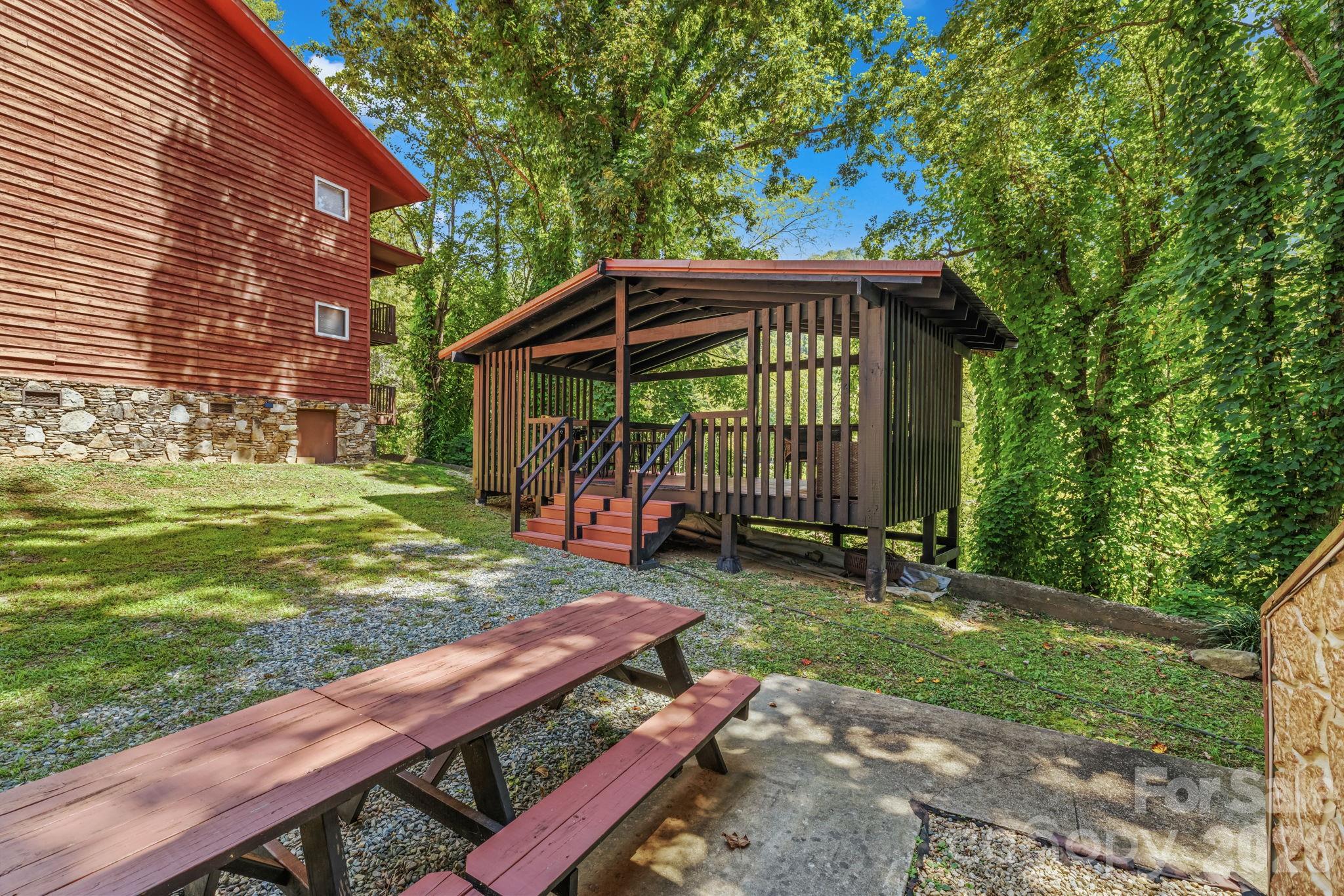 57 Observation Point Road Property Photo 9