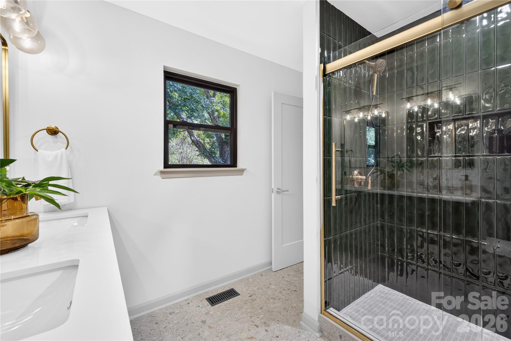 129 Mooreland Road Property Photo 24
