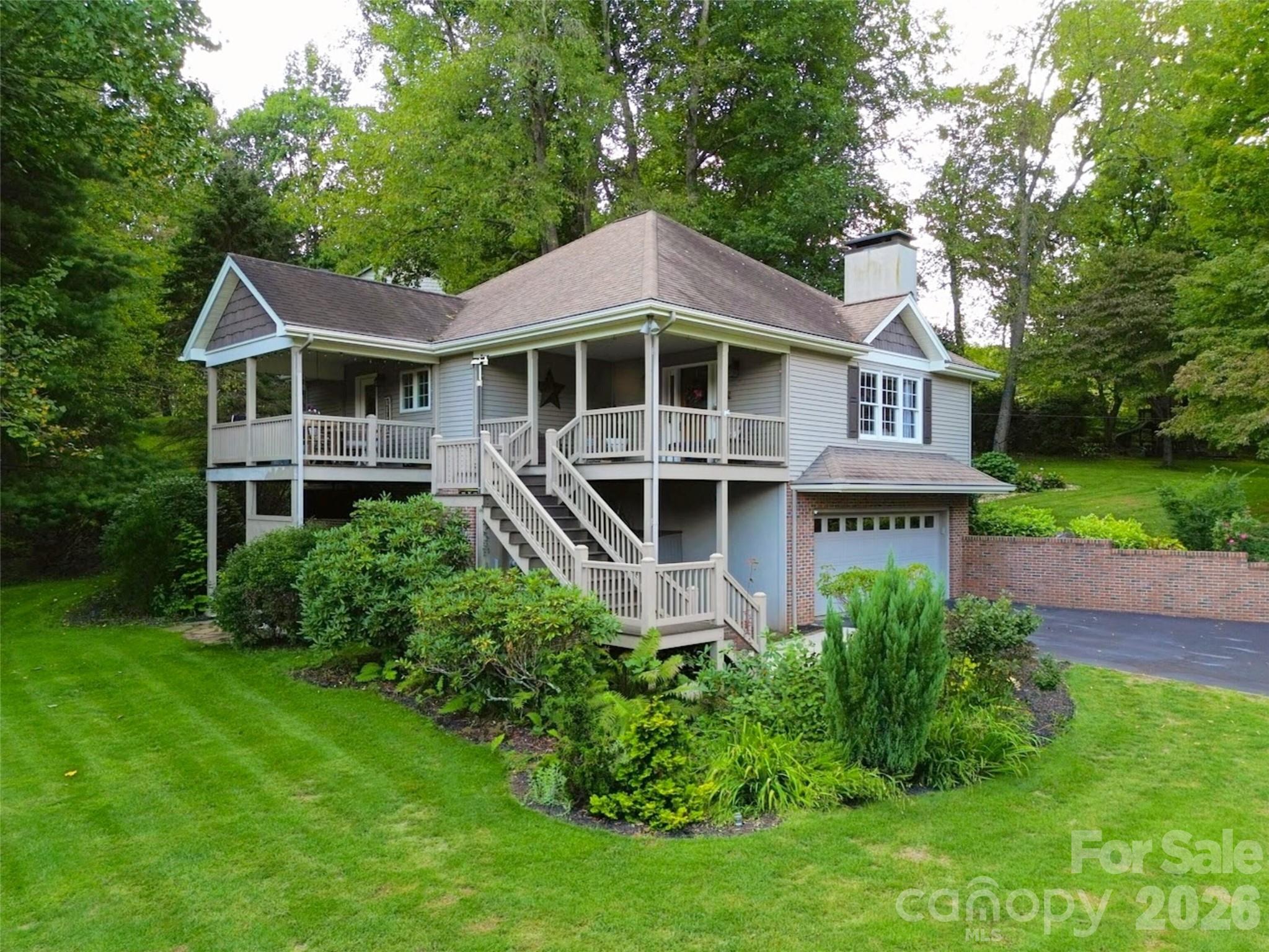 105 Deer Glade Lane Property Photo 1