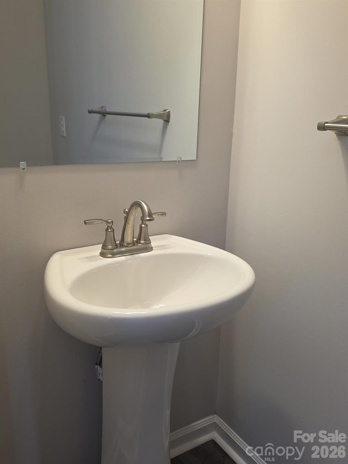 408 S Elm Street Property Photo 5