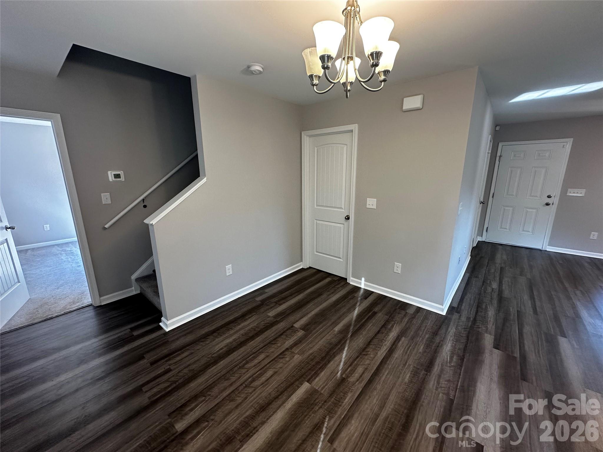 408 S Elm Street Property Photo 7