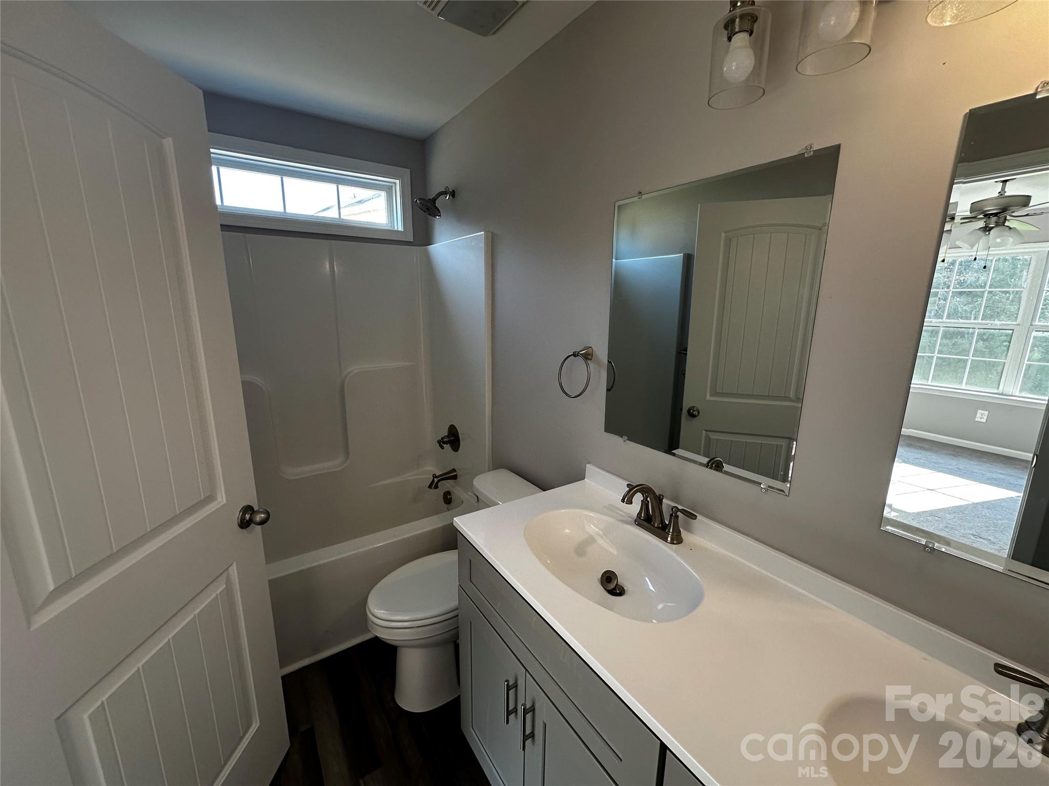 408 S Elm Street Property Photo 11