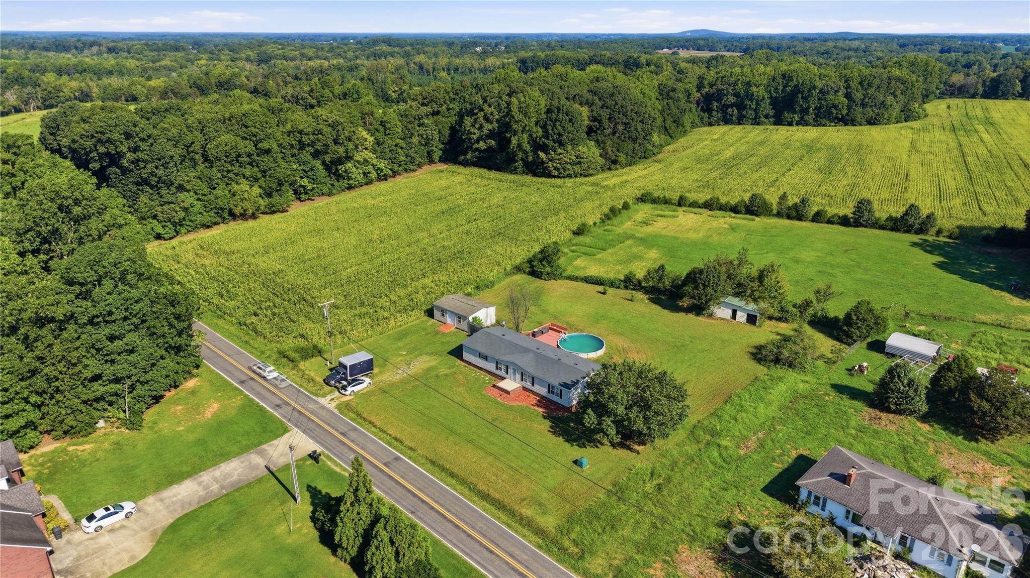 950 Weaver Road Property Photo 4