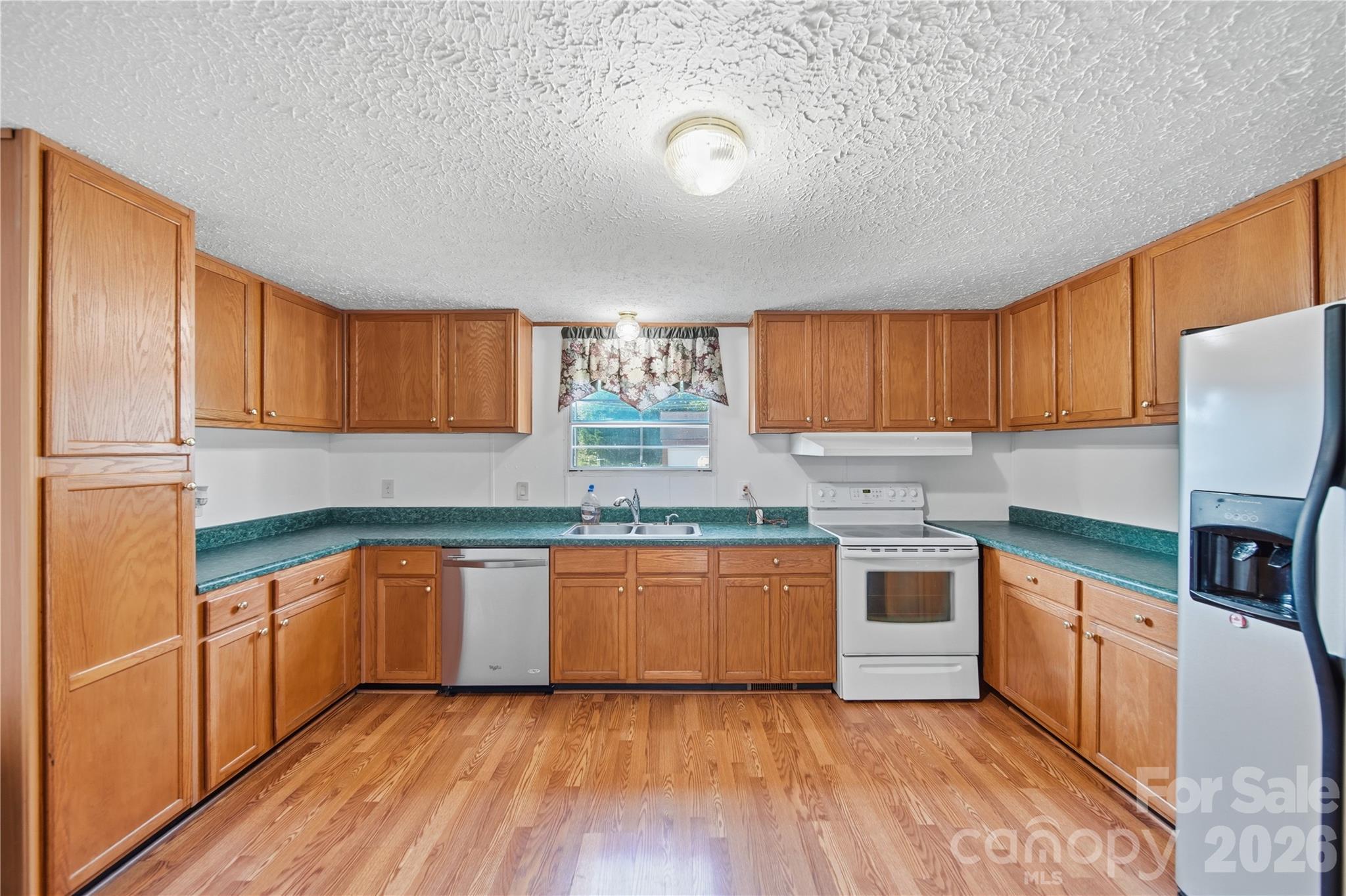 950 Weaver Road Property Photo 10