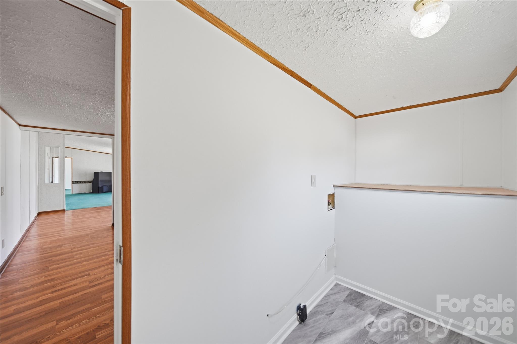 950 Weaver Road Property Photo 16