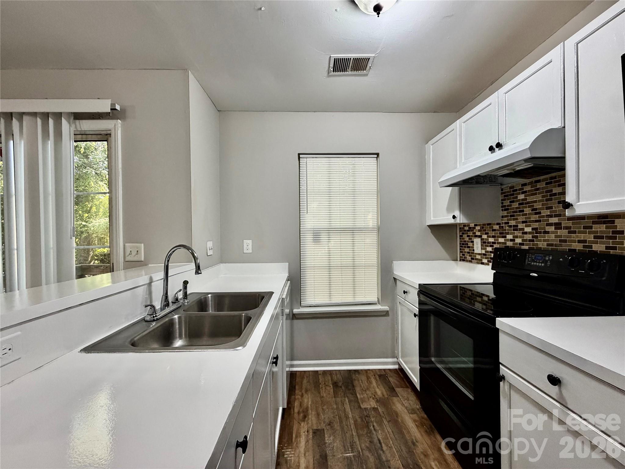6354 Windsor Gate Lane Property Photo 8
