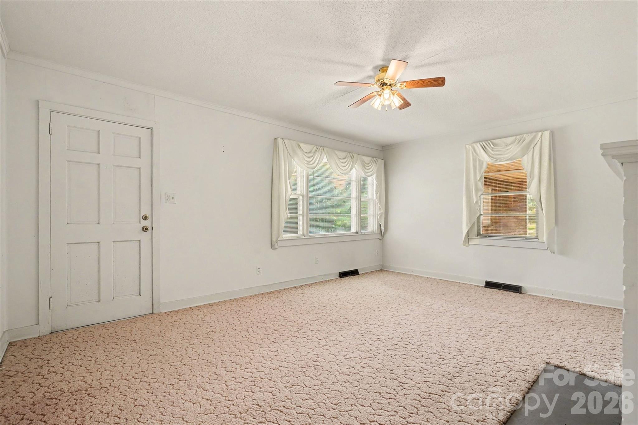 968 Hampton Grace Avenue Property Photo 4