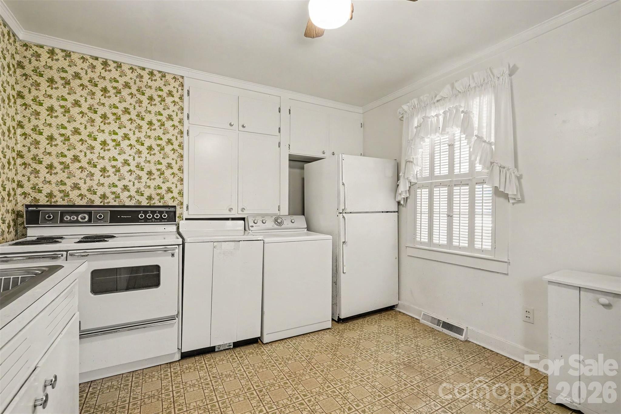 968 Hampton Grace Avenue Property Photo 12