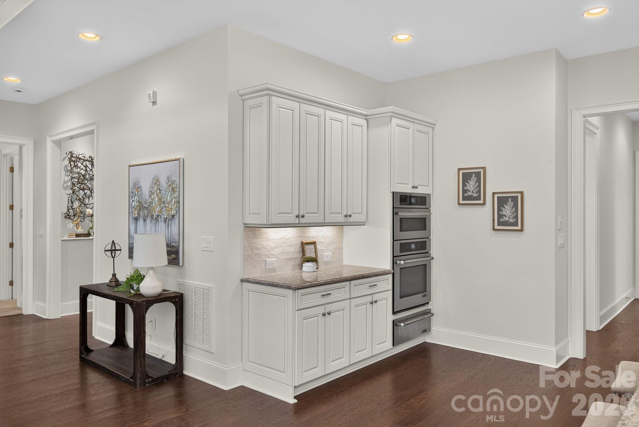 8718 Thornbury Place Property Photo 26